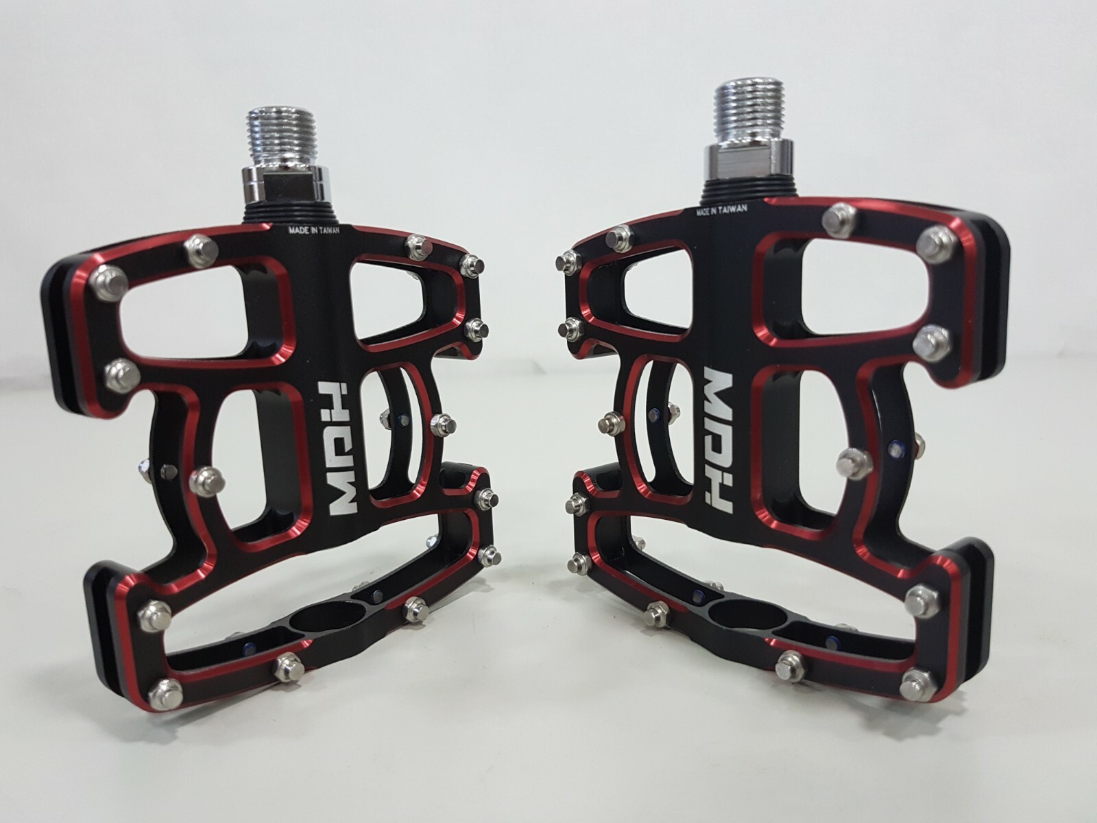 MDH Off-Road – MTB PXA01 375g 108x100x25.5mm Aluminum Bicycle Pedal Black Red