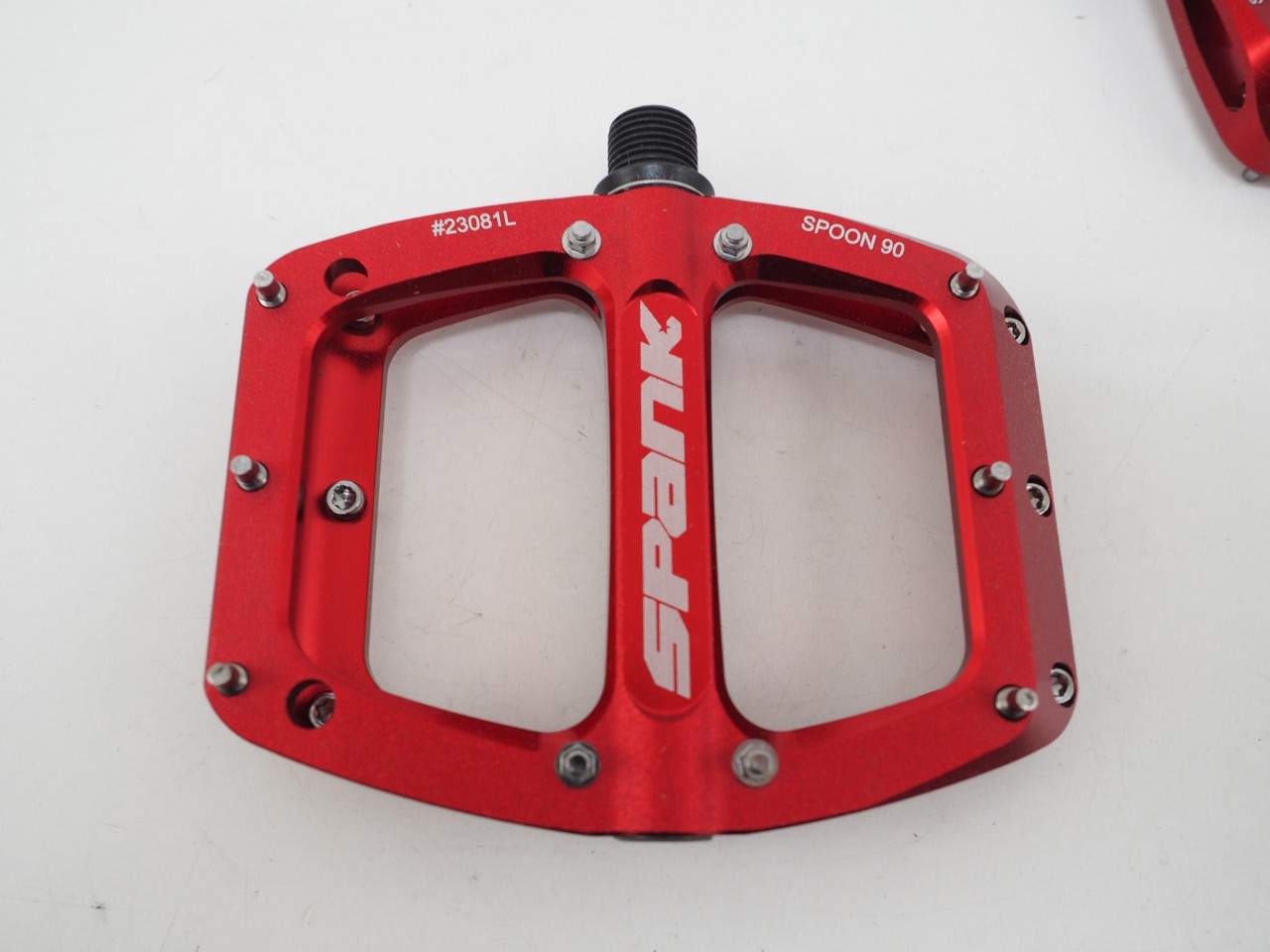 New! Spank Spoon 90 Pedal Red 90x105mm 9/16″ Mountain Bike Flat/Platform Pedals