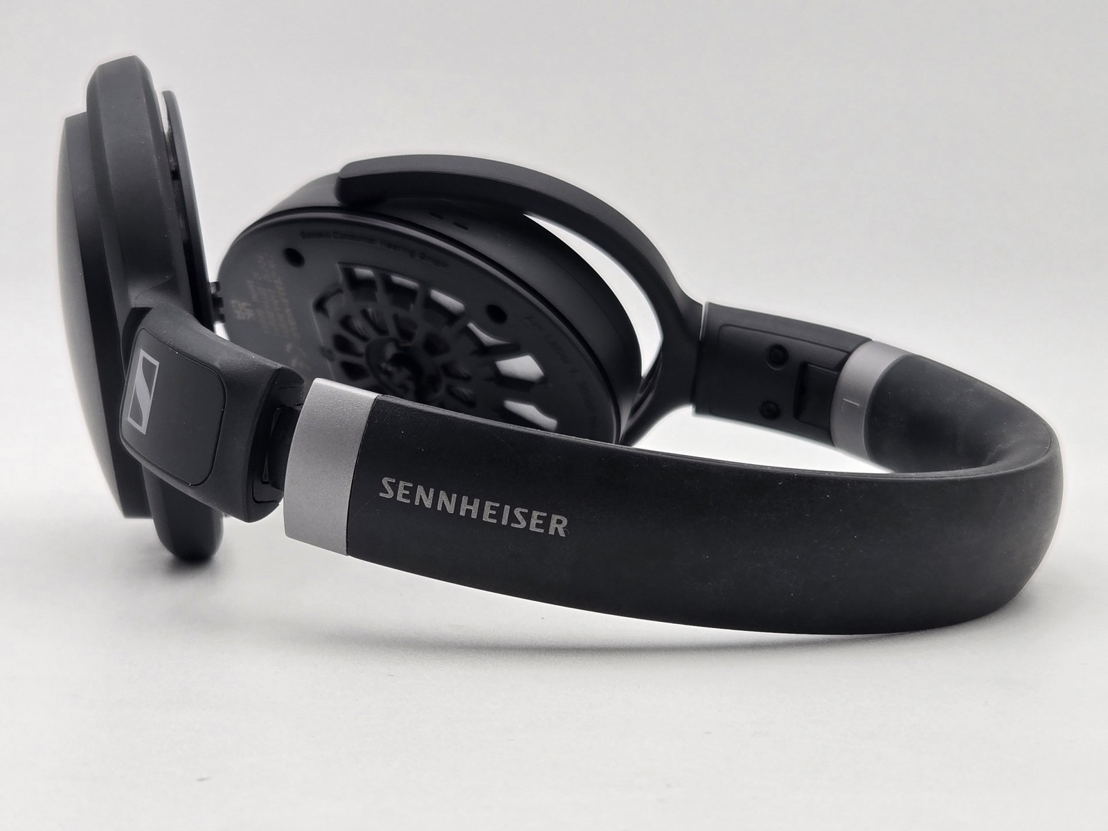 Sennheiser HD 450BT SEBT4 Bluetooth Headphones w/ Case – Black