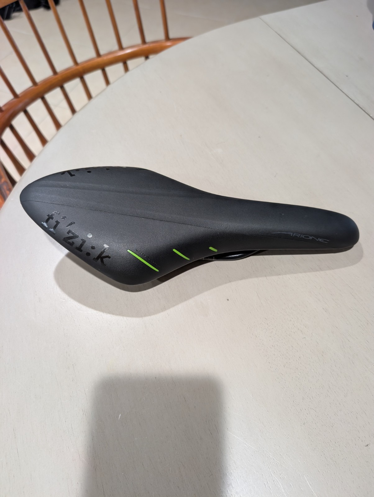fi’zi:k ARIONE R5 Black & Green Road Saddle Manganese Rails NEW BIKE TAKE-OFF!