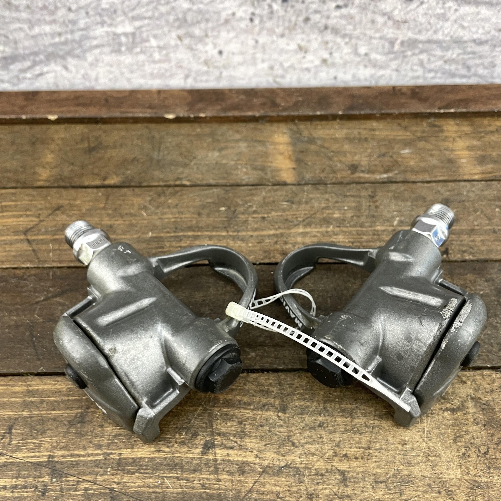 Vintage Mavic Clipless Road Bike Pedals Pair 9/16 x 20 Threads Gray Alloy 460g