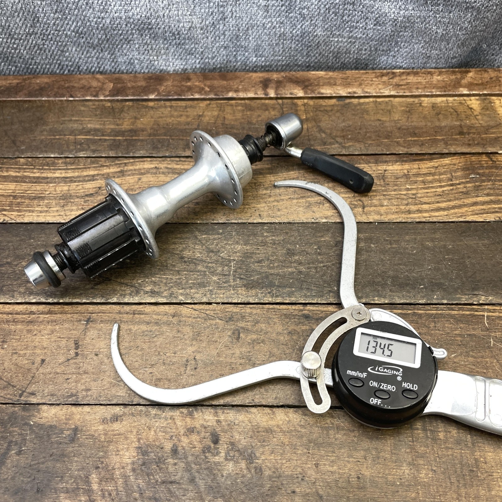 Vintage Shimano Deore XT Rear Hub FH-M732 32H 135mm QR MTB Freehub Japan 90s