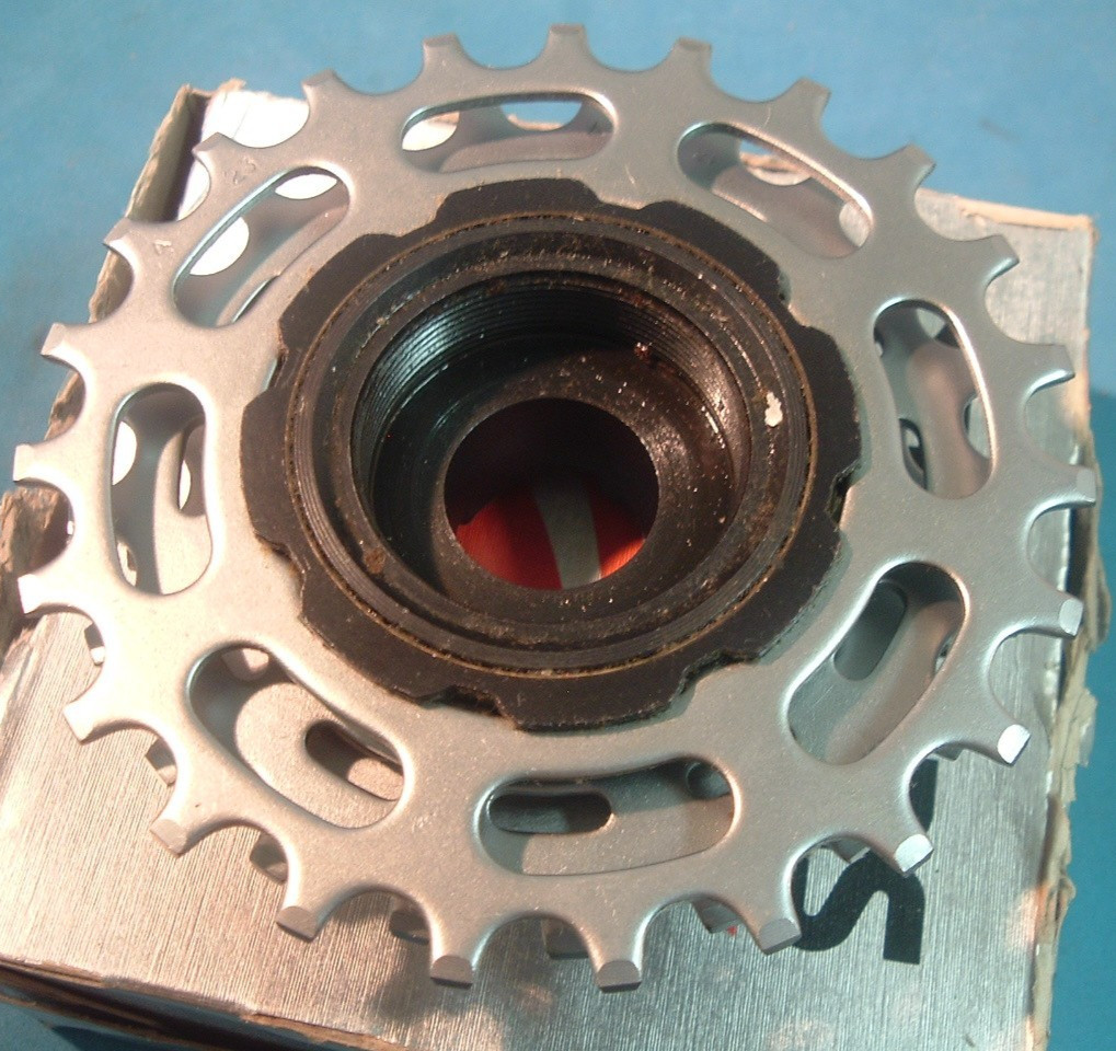 SunTour Winner Pro 6-Spd 13T-23T Freewheel NEW / NOS Road Vintage- Mint-1986-NIB