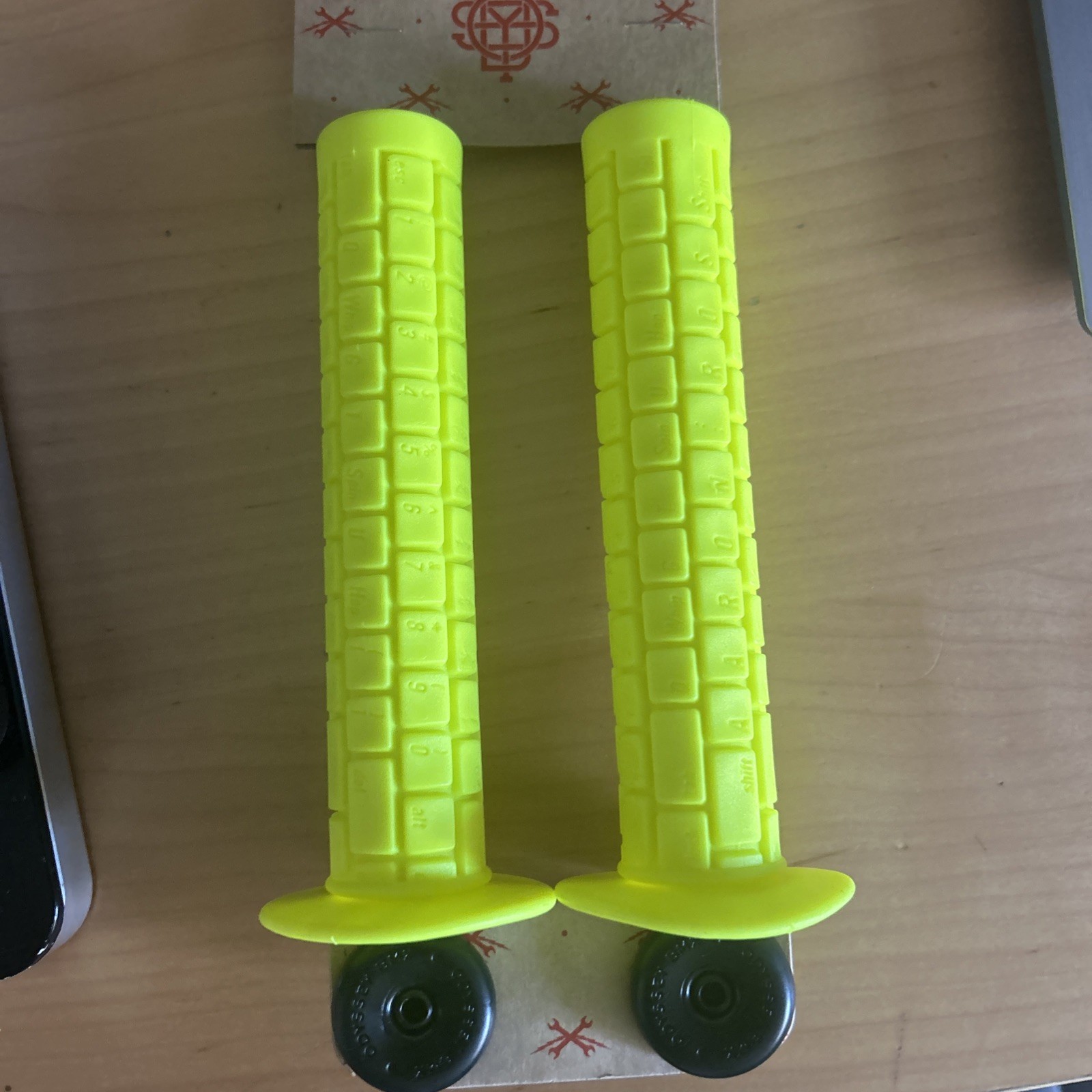 Odyssey Keyboard V1 Grips with Flange – FLO Yellow | Durable BMX Freestyle Bike