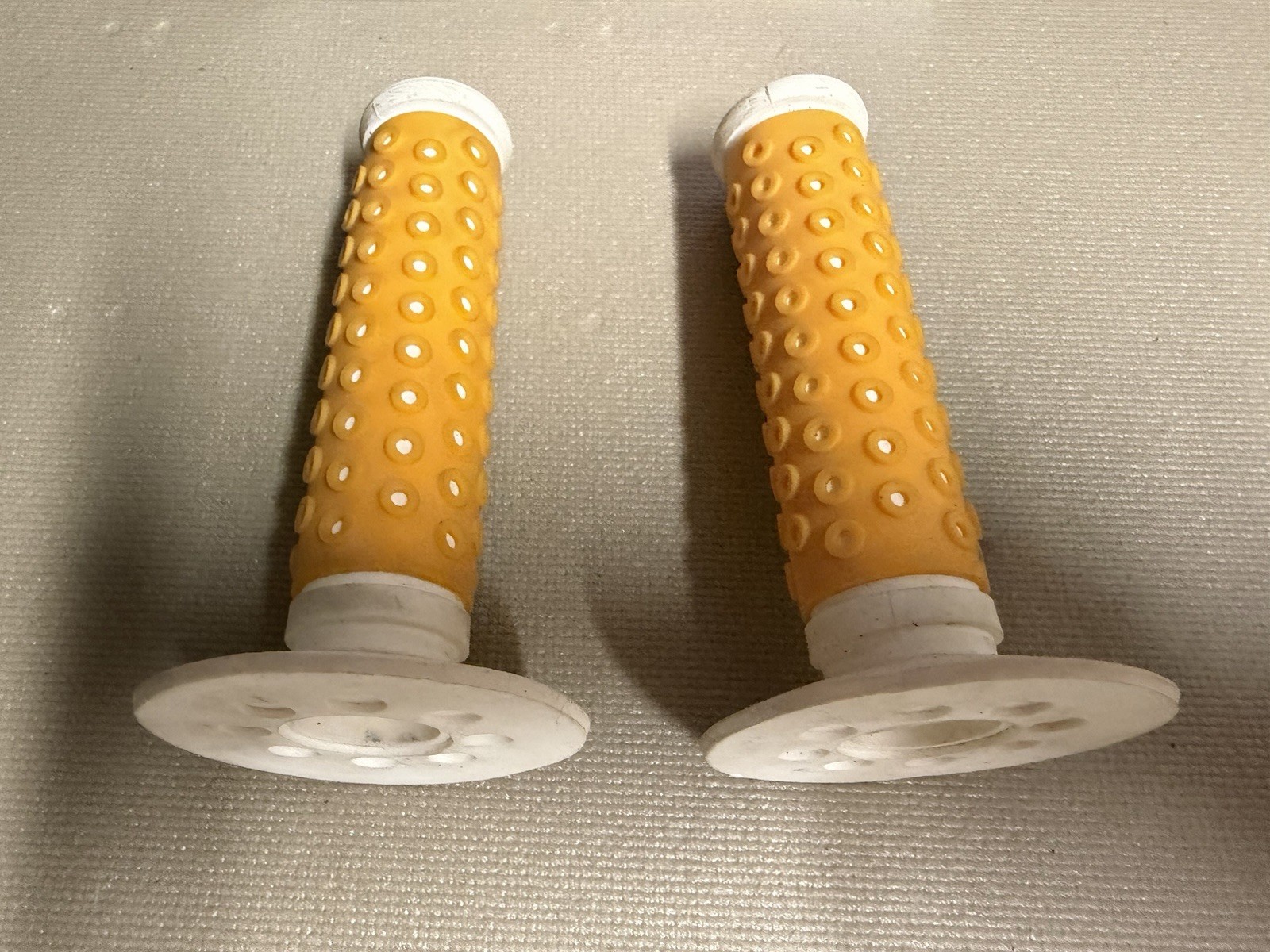 Oakley B-1B BMX Grips Yellow Genuine Oakley Old School BMX with OG donut grips ￼