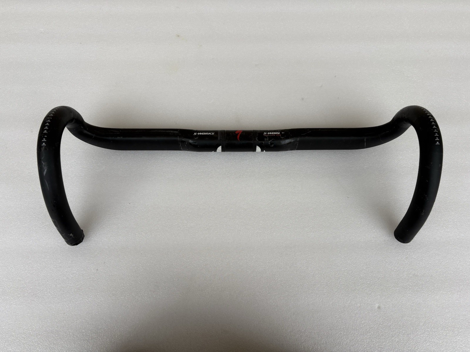 Specialized S-Works Shallow Bent Carbon Handlebar. 44cm. Weight 190g.