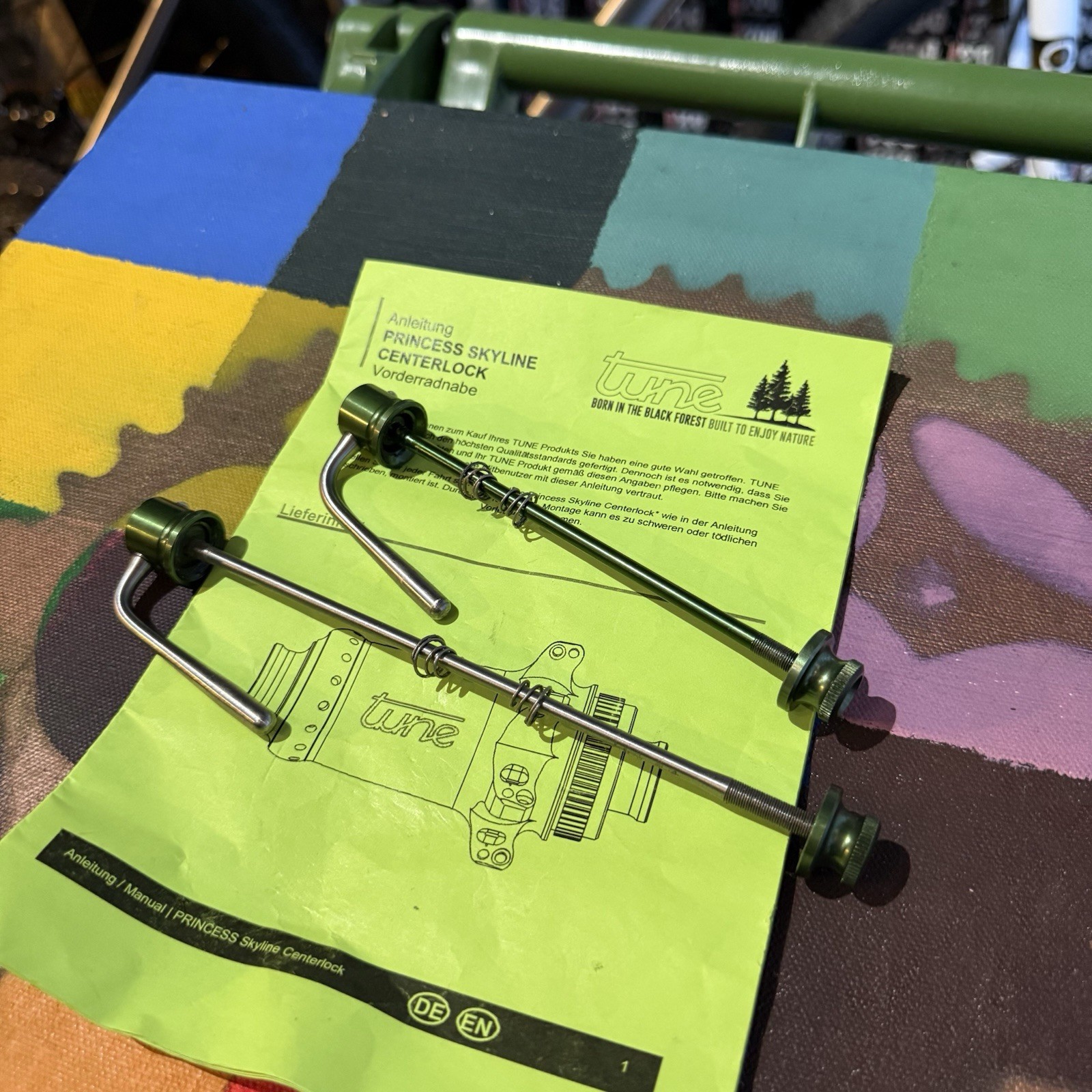 TUNE TITANIUM HUB SKEWERS – ANODIZED GREEN – NOS / NEW – 51.8 GRAMS – FRONT REAR
