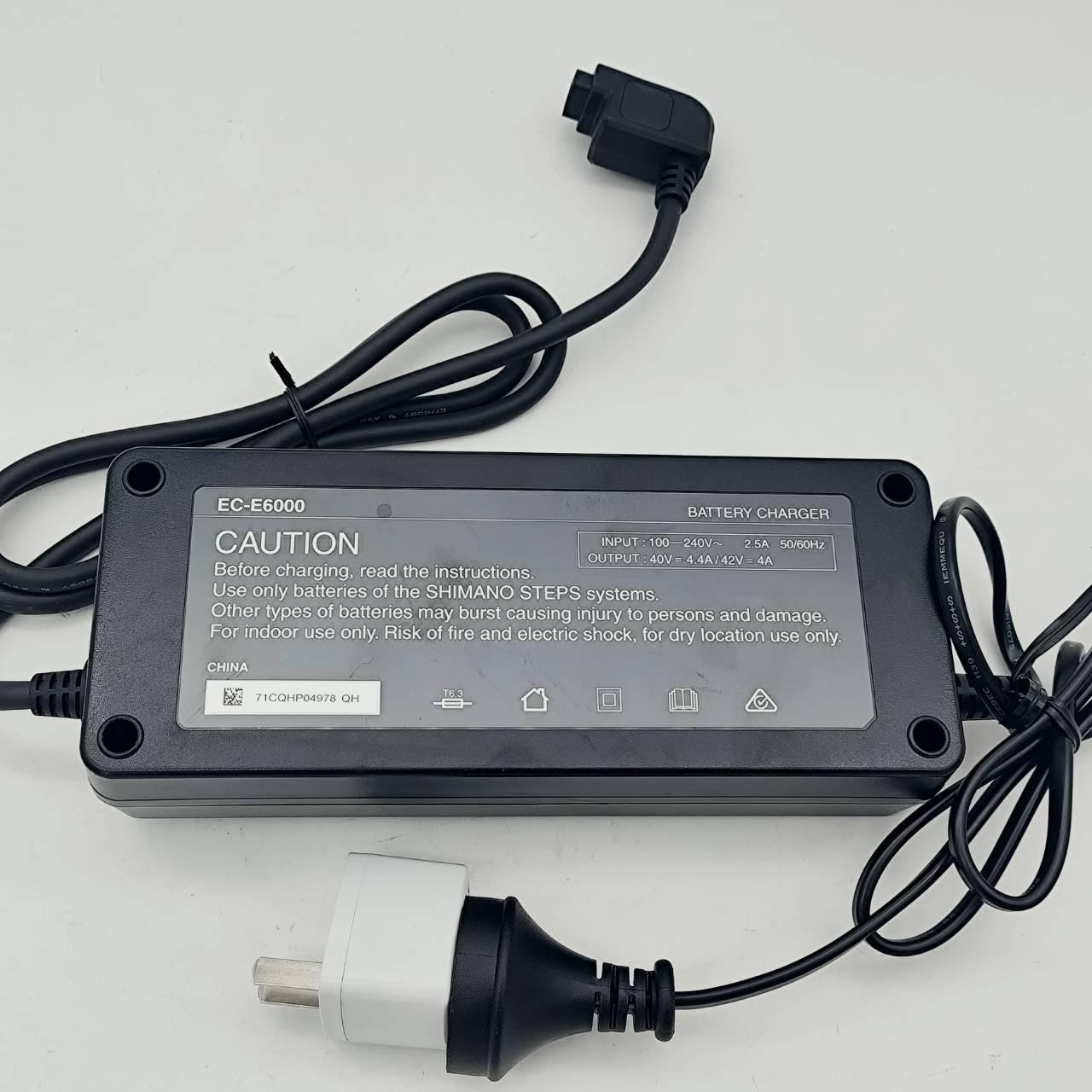 Shimano Steps Battery Charger42V 4A, EC-E6000, BT E6000 E6010 E8000 SM-BTE60