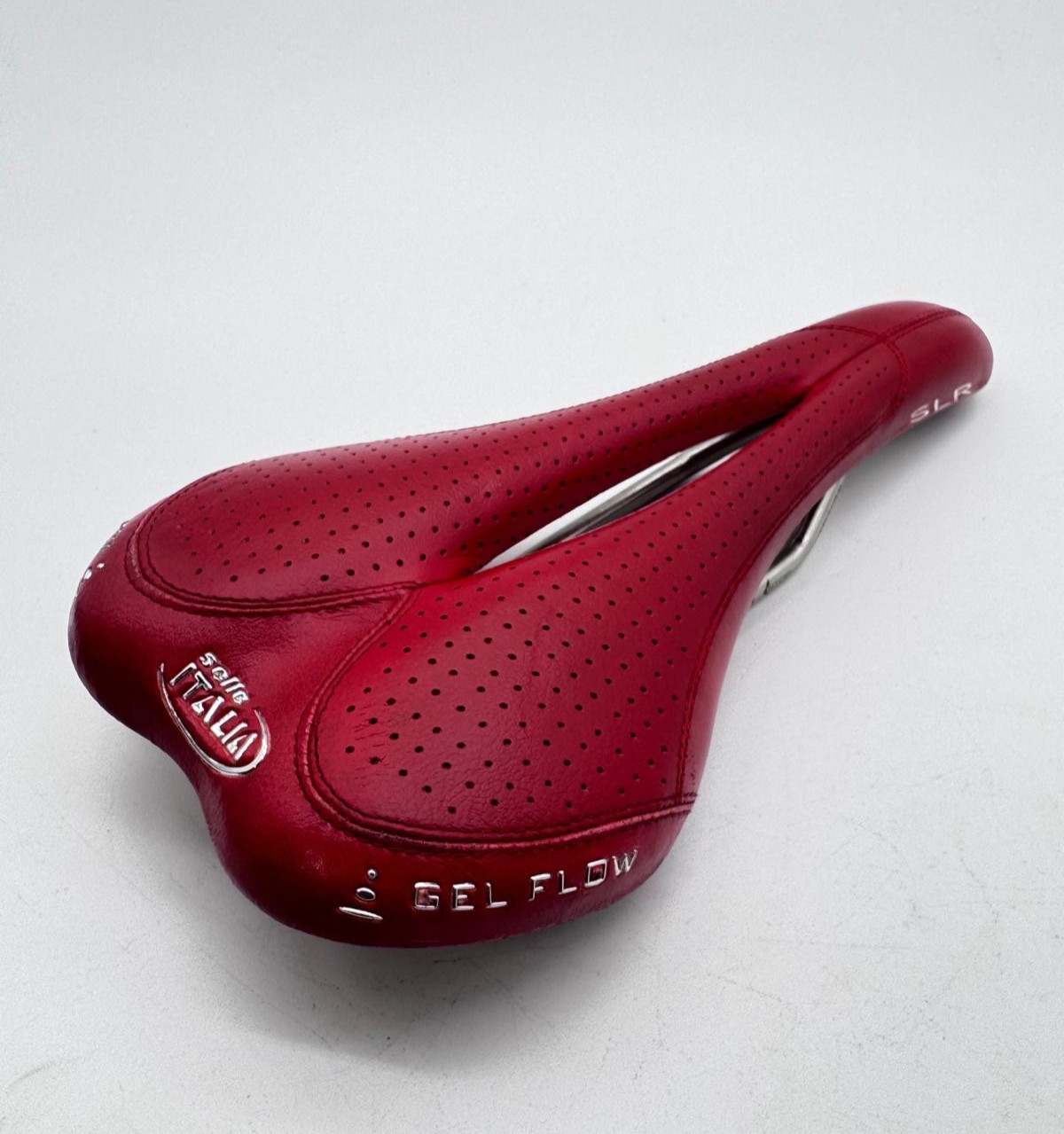 Selle Italia SLR Saddle Gel Flow Vanox Rails Red Perf Leather