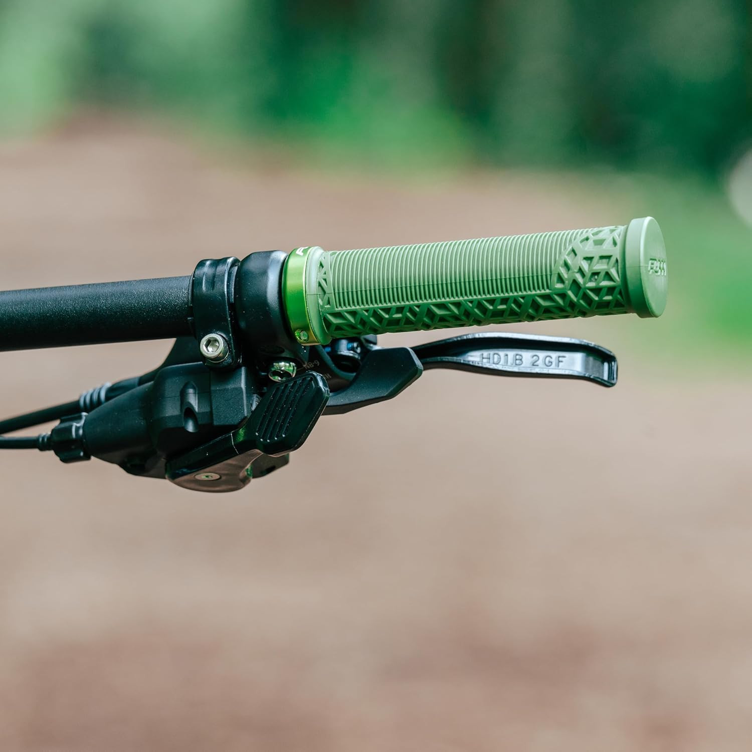 Hilt JR Mountain Bike Handlebar Grips with Single Lock on Clamp, Bicycle H