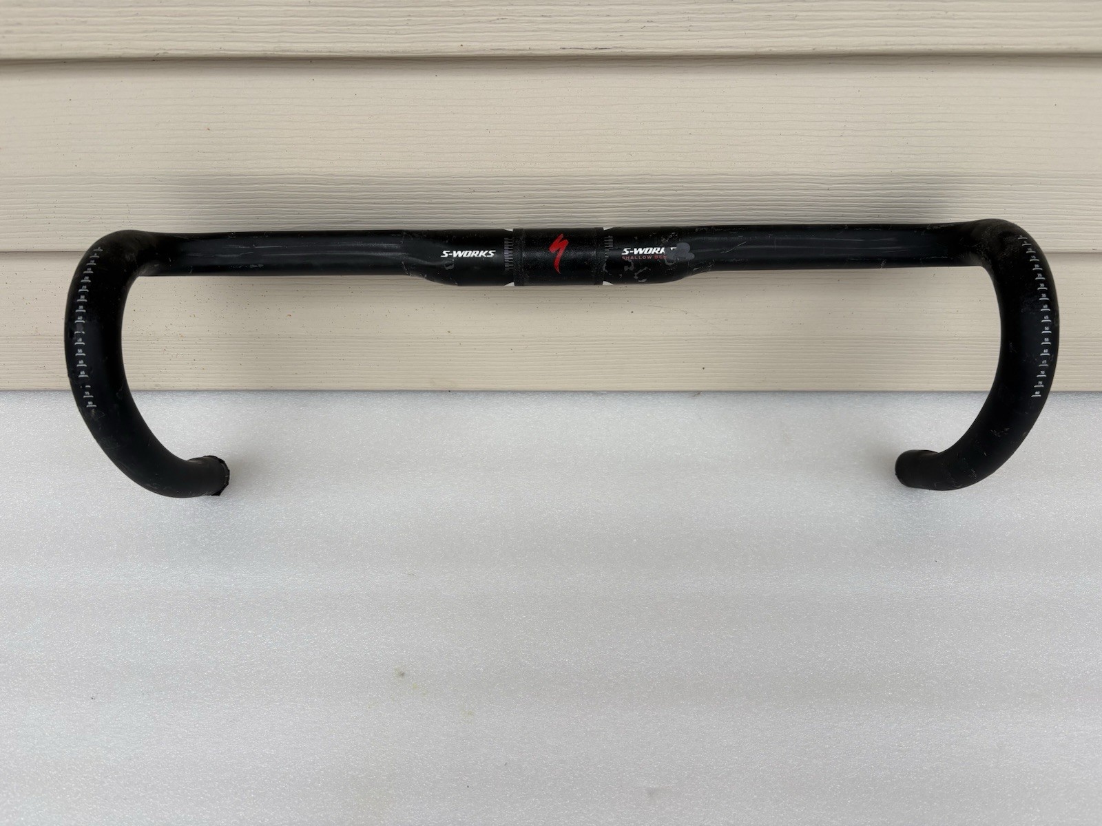 Specialized S-Works Shallow Bent Carbon Handlebar. 44cm. Weight 190g.