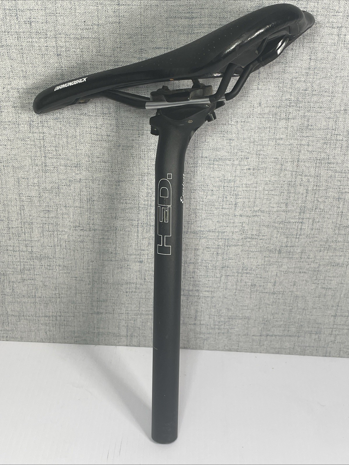 Diamondback Bicycle Saddle Seat w/ HEAD Erica Seatpost Black Bike Saddle Set