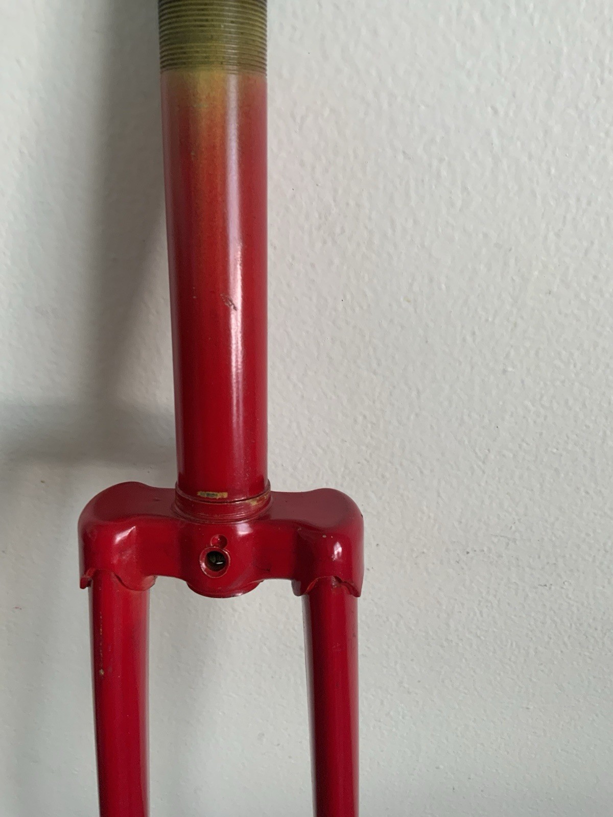 STEEL ONE-INCH THREADED FORK 27 INCH 145 MM STEERER BRITISH THREADED RED
