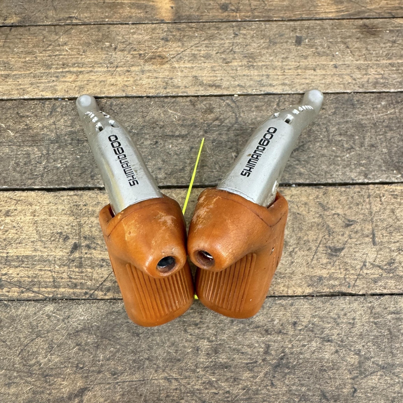 Vintage Shimano 600 BL-6207 Brake Levers Pair Drilled Gum Hoods Non-Aero