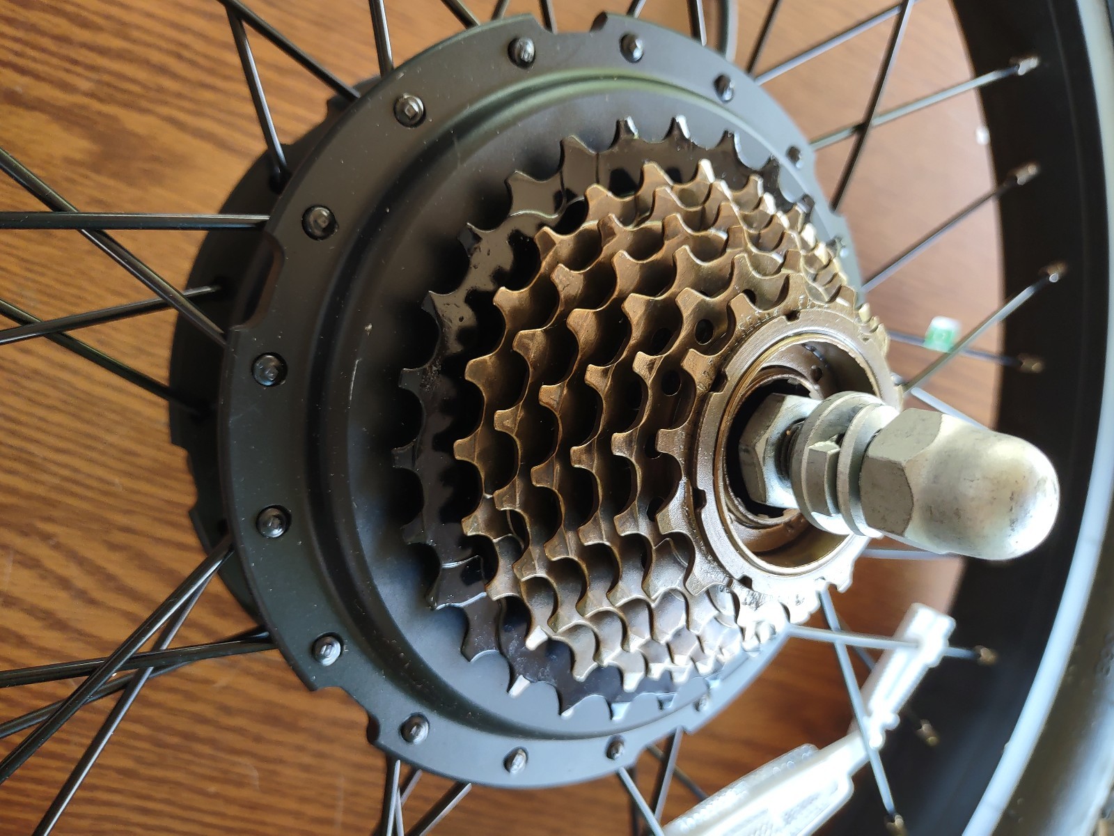7 speed 48v 300-500 watt 20″ x 3″ ebike rear assembly