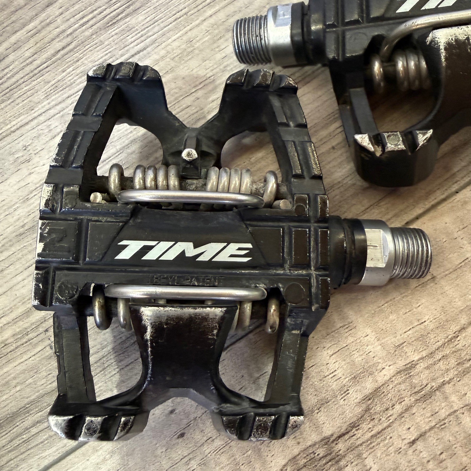 Time ATAC Z Strong Platform Clipless DH Pedals Black No Cleats LOW MILES