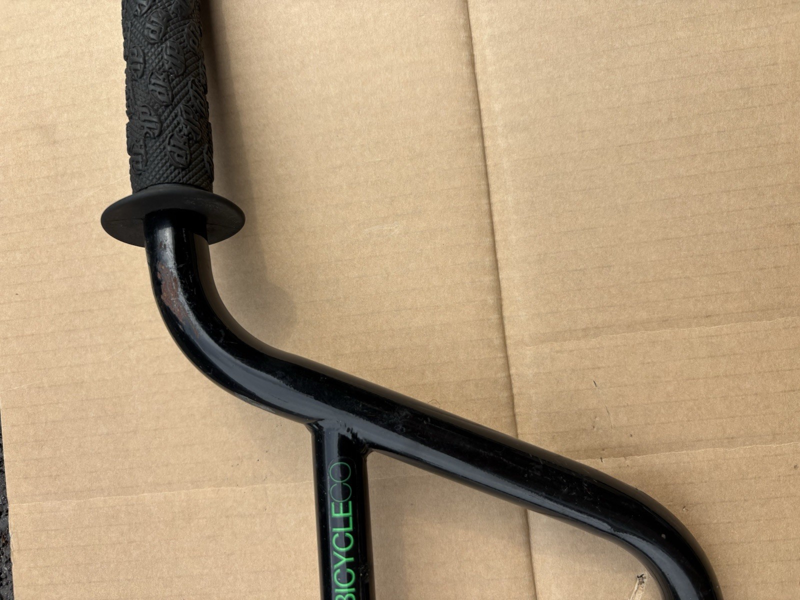DK Bikes BMX Handlebars Black Mid School With DK Grips Used Not Cut Or Bent
