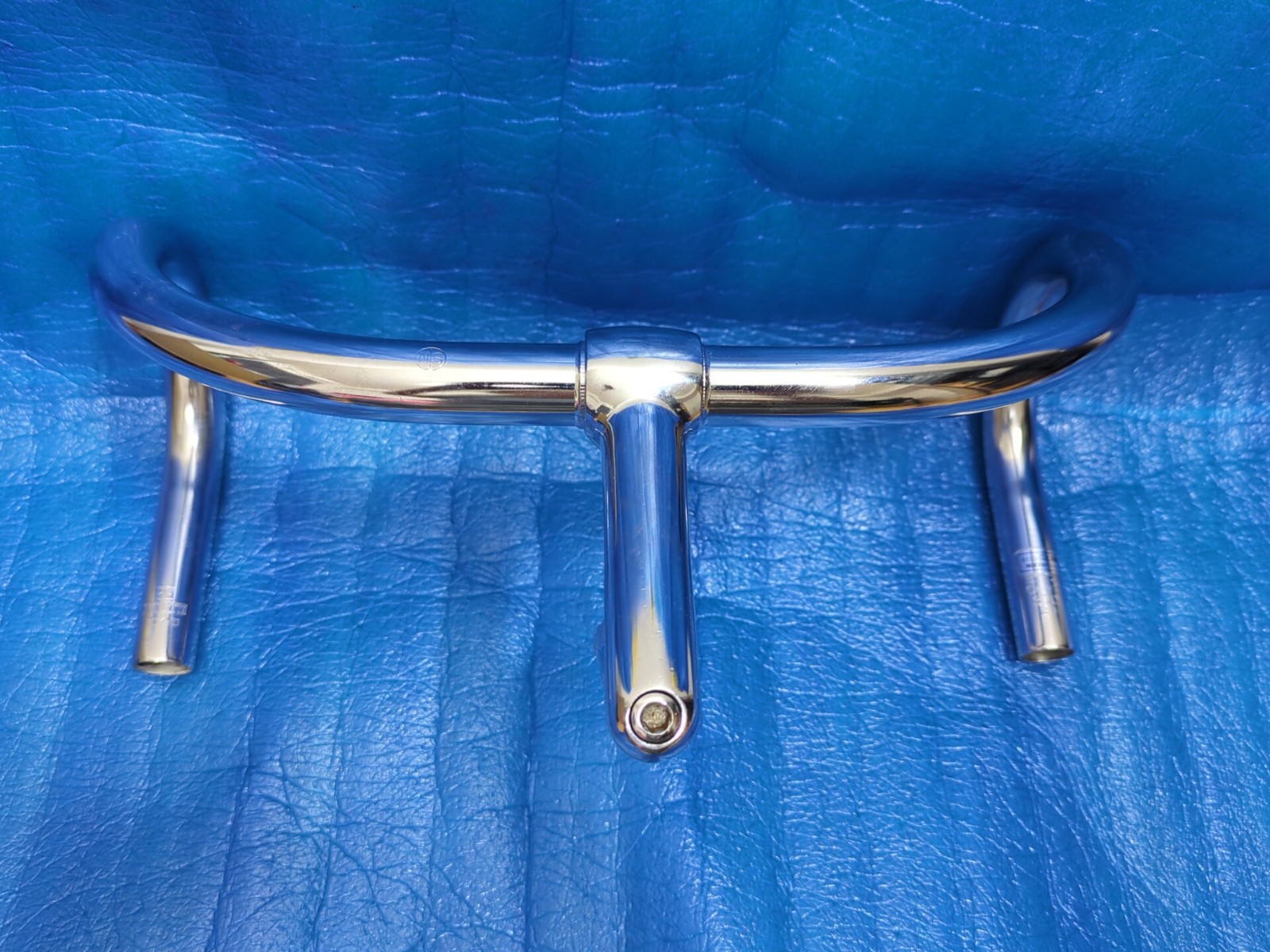 Nitto B123 CrMo 370mm NJS Handlebar + Nitto Jaguar 100mm 58 Degree Steel Stem