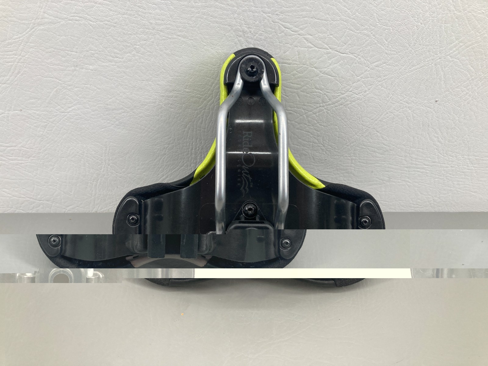 Ride Out Technologies Womens Carbon Comfort Bicycle Saddle Black & Green Wide