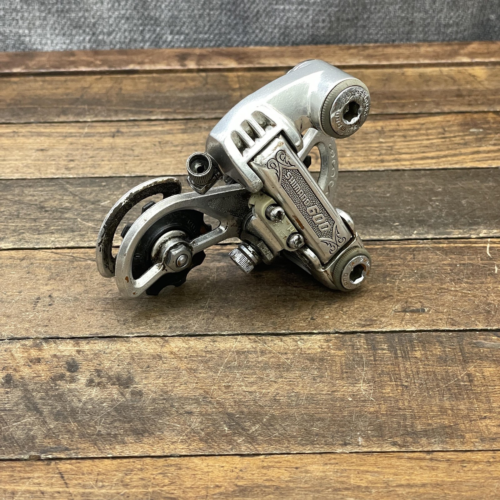 Vintage Shimano 600 Arabesque Rear Derailleur Short Cage Bolt-On Road 190g Japan