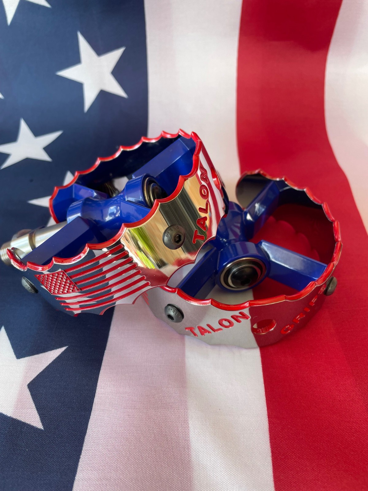 BMX BEARTRAP AMERICAN INSPIRED RACE PEDALS ONE-OFF UNIQUE 9/16 CHROME USA