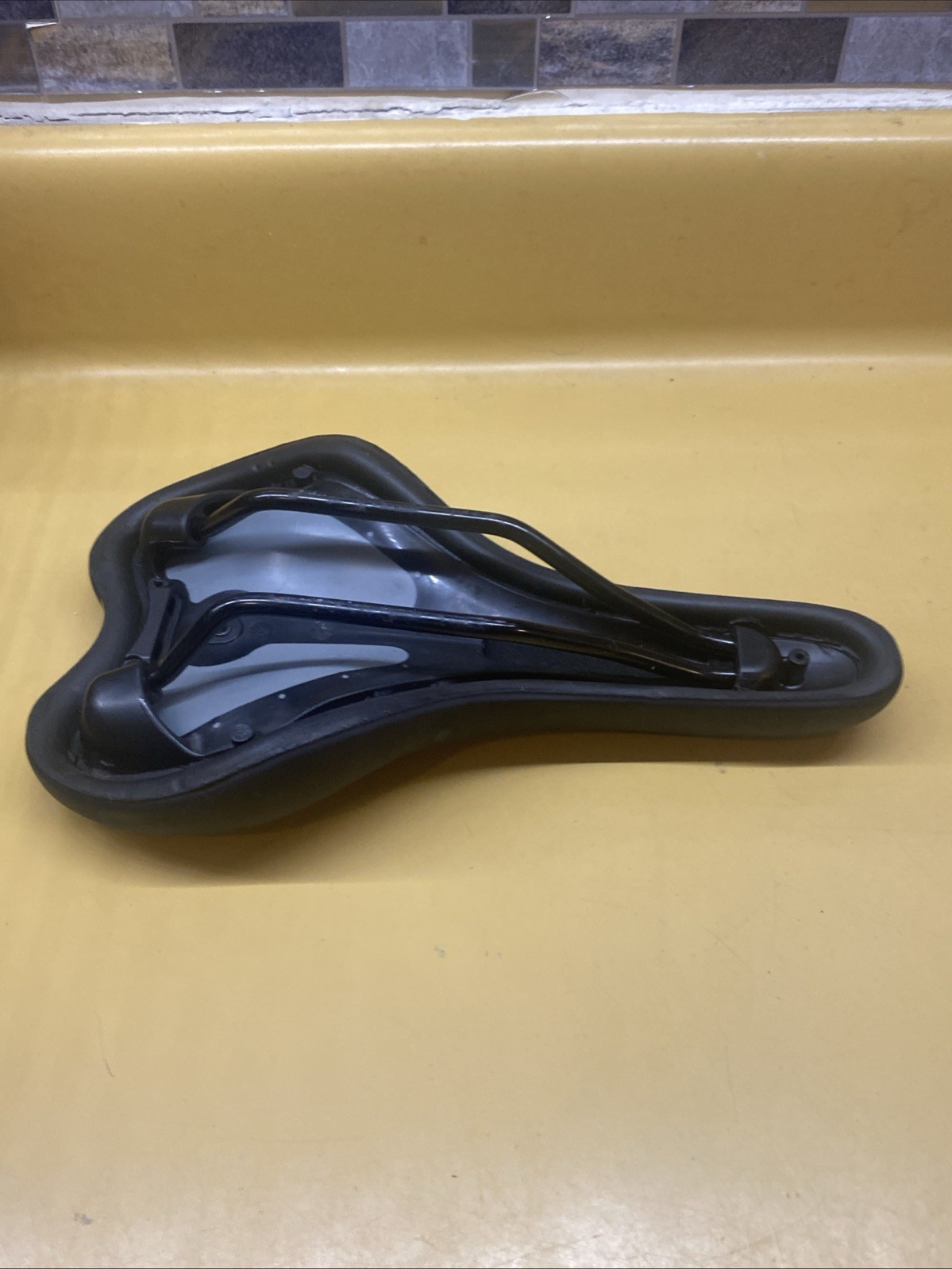 Black Raleigh 270mm X 150mm Steel Saddle