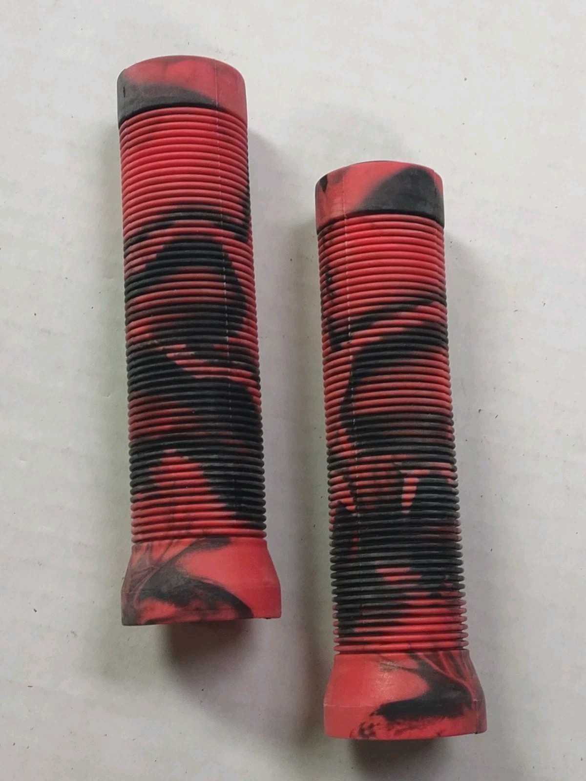 Scooter Handlebar Grip Ribber For Bike Bicycle Red and Black Swirl