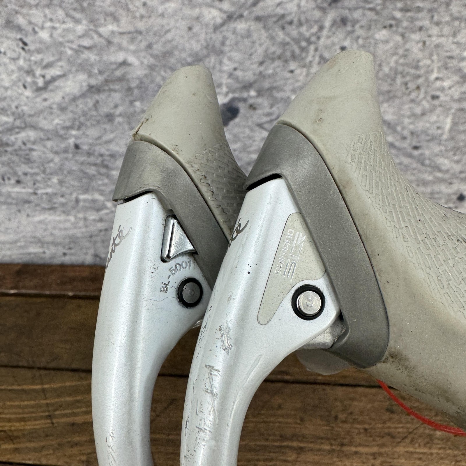 Vintage Shimano Sante BL-5001 Brake Levers Pair Aero Drop Bar 23.8mm Road White