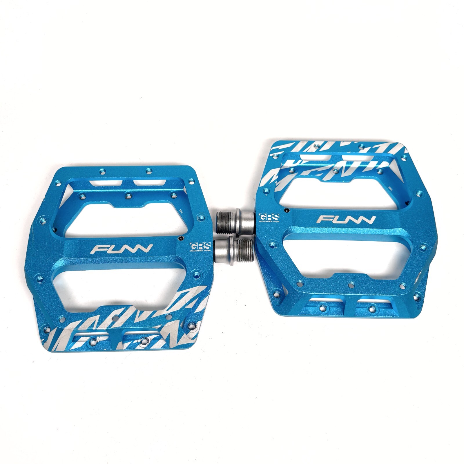 Funn Funndamental Flat MTB Pedal Set,9/16-inch CrMo Axle (Turquoise)- Used