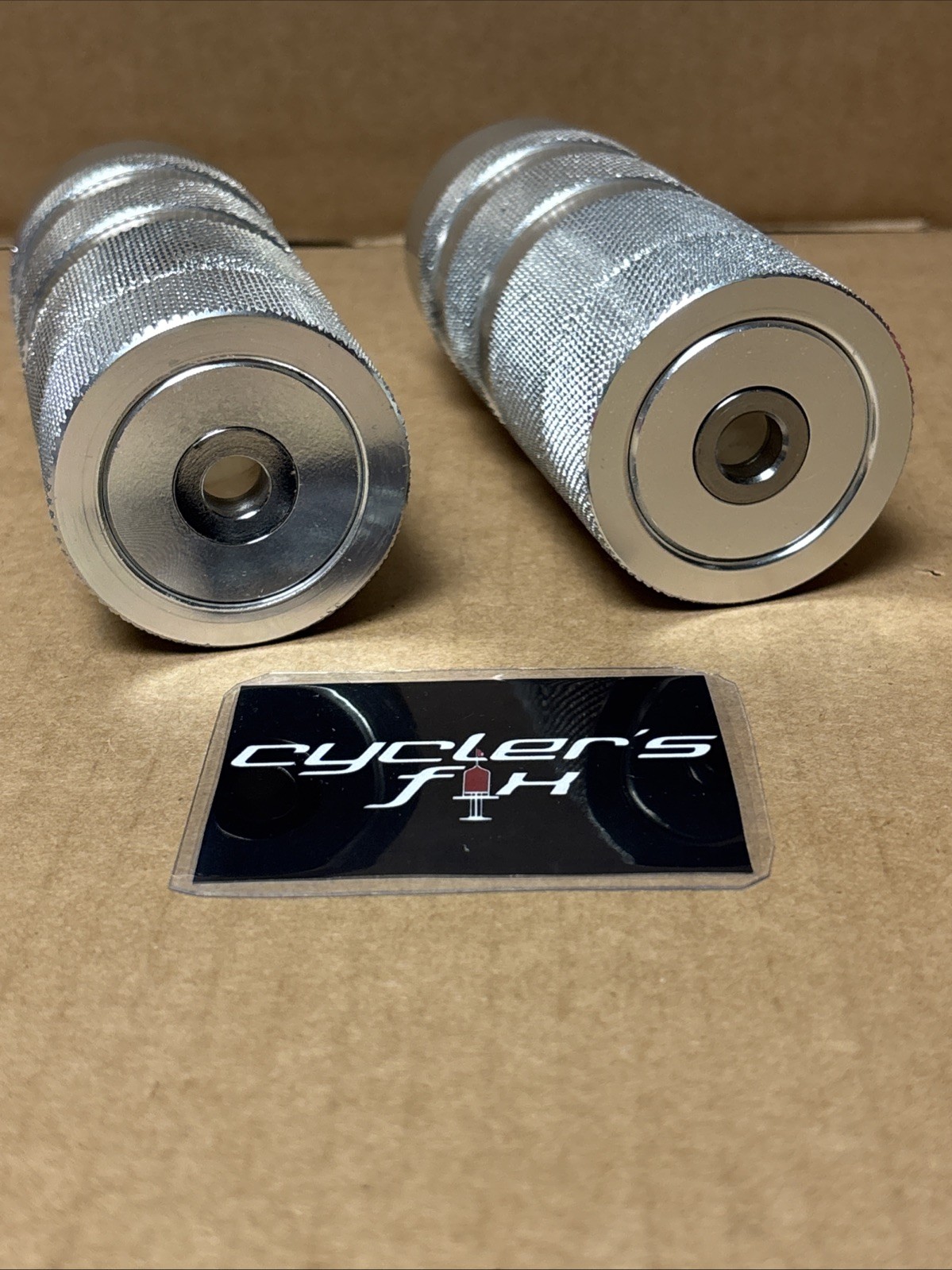 NOS Odyssey Strong Island 3/8|14mm Oversized Alloy BMX Pegs Fit: GT Pac-Man Dyno
