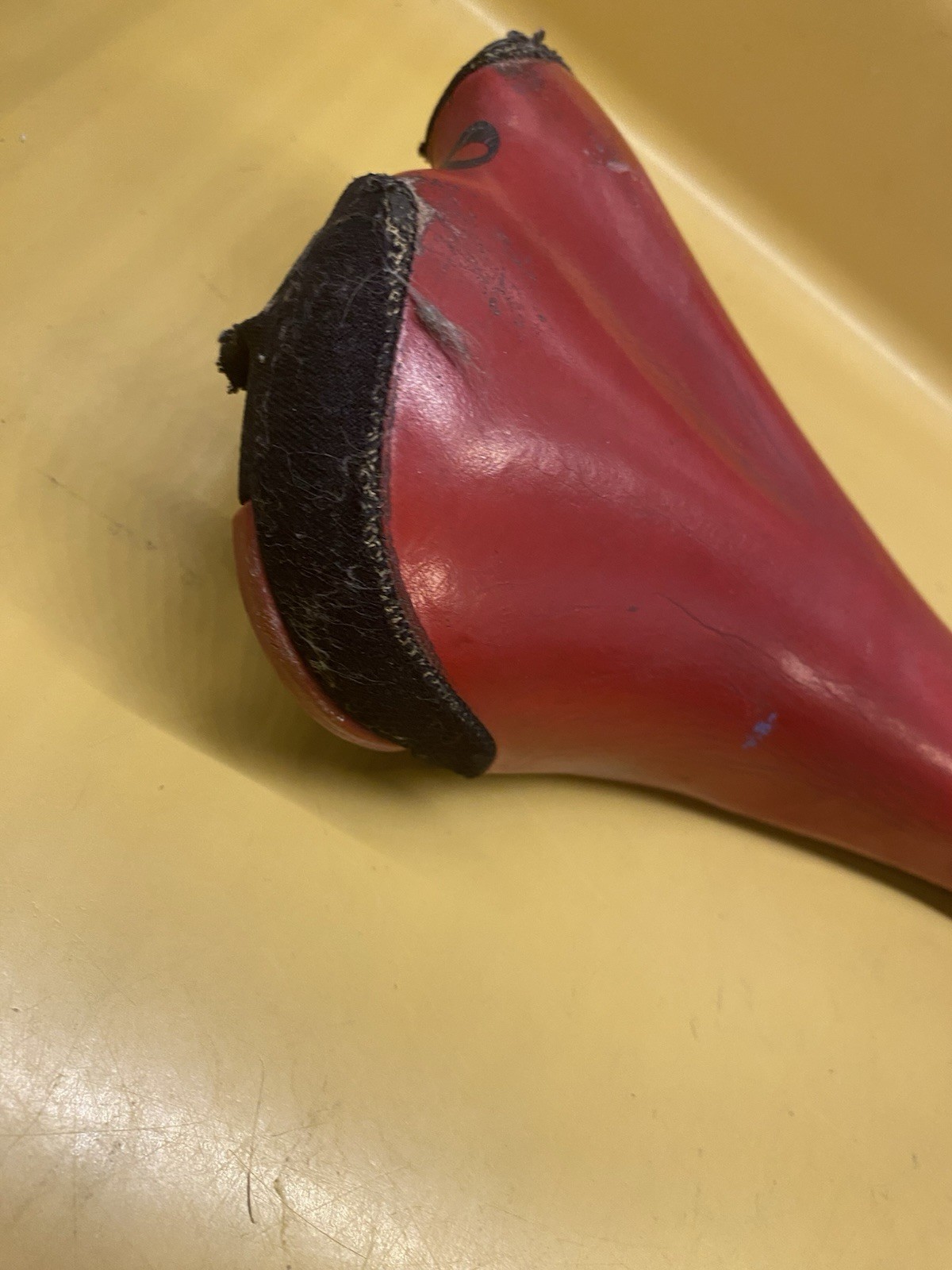 Red Avocet O2 Air 270mm x 145mm Titanium Rail Saddle