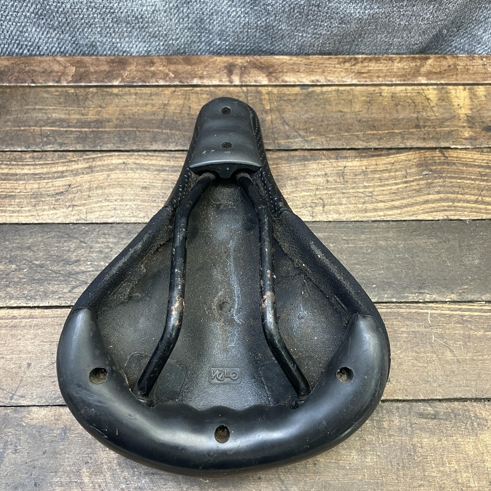 Vintage DK BMX Seat Padded MId School Rail Loaf BMX Bike Freestyle Cut