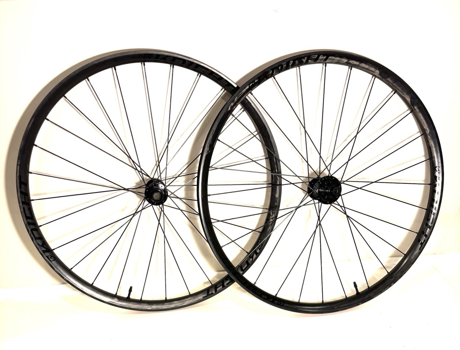 Industry NINE HYDRA BOOST CARBON 29” WHEELSET CL DISC XD KNIGHT I30 RIMS 28H NEW