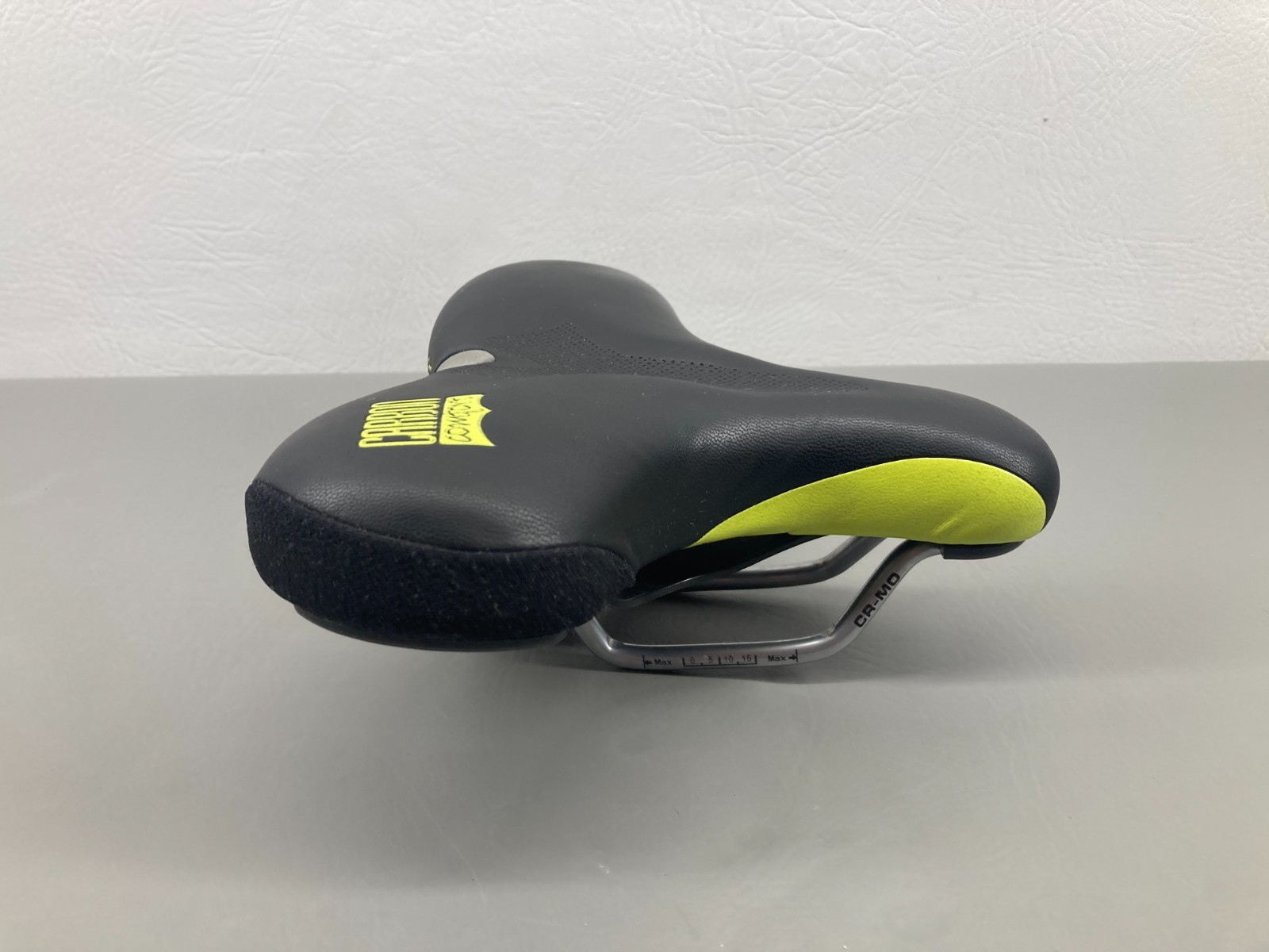 Ride Out Technologies Womens Carbon Comfort Bicycle Saddle Black & Green Wide
