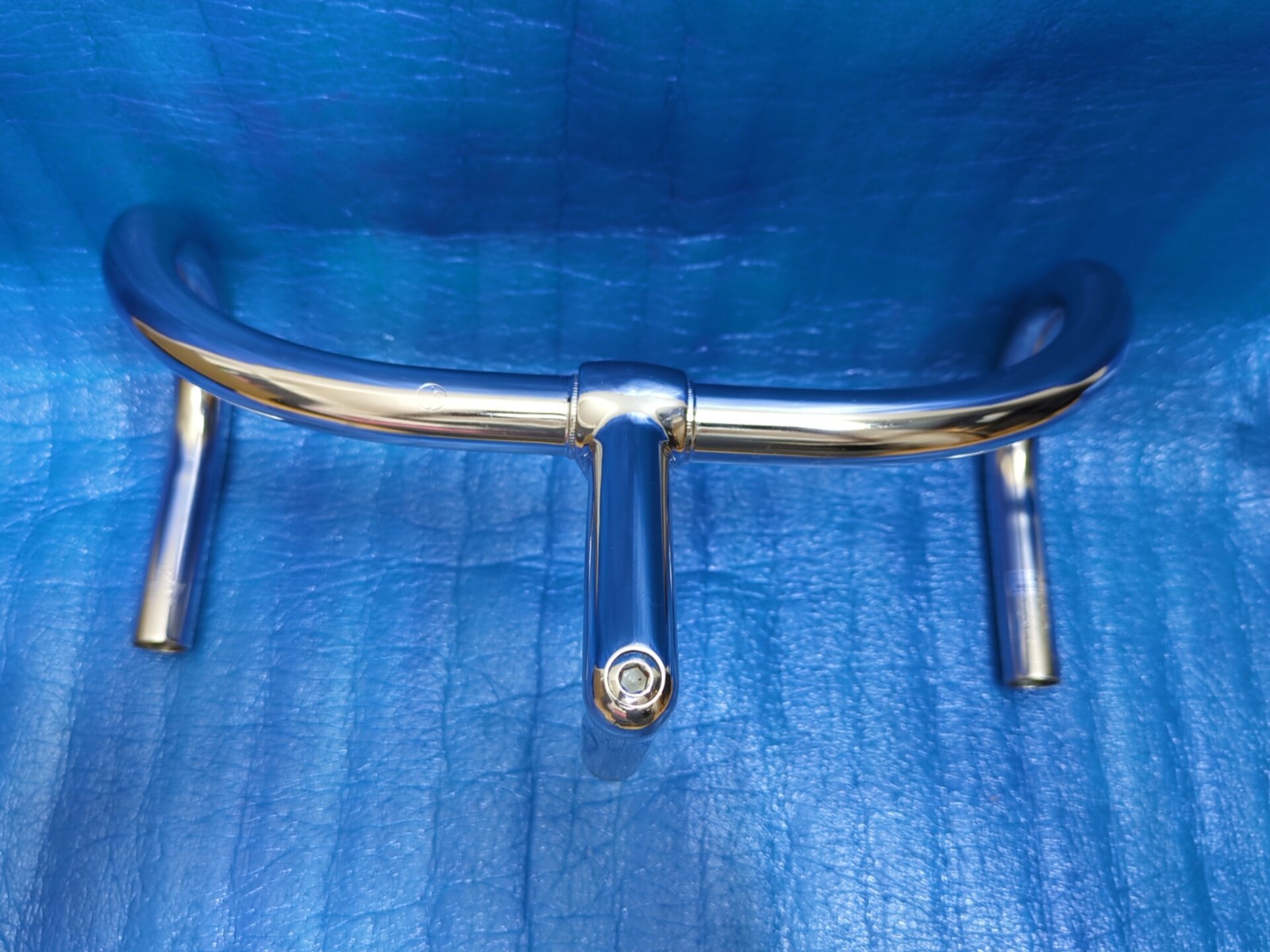 Nitto B123 CrMo 370mm NJS Handlebar + Nitto Jaguar 95mm 65 Degree Steel Stem