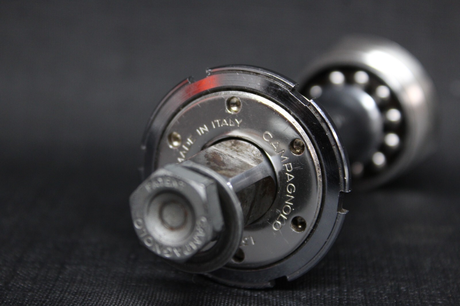 Vintage Campagnolo C RECORD Bottom Bracket 1.370″ x 24 TPI English 68 – SPc
