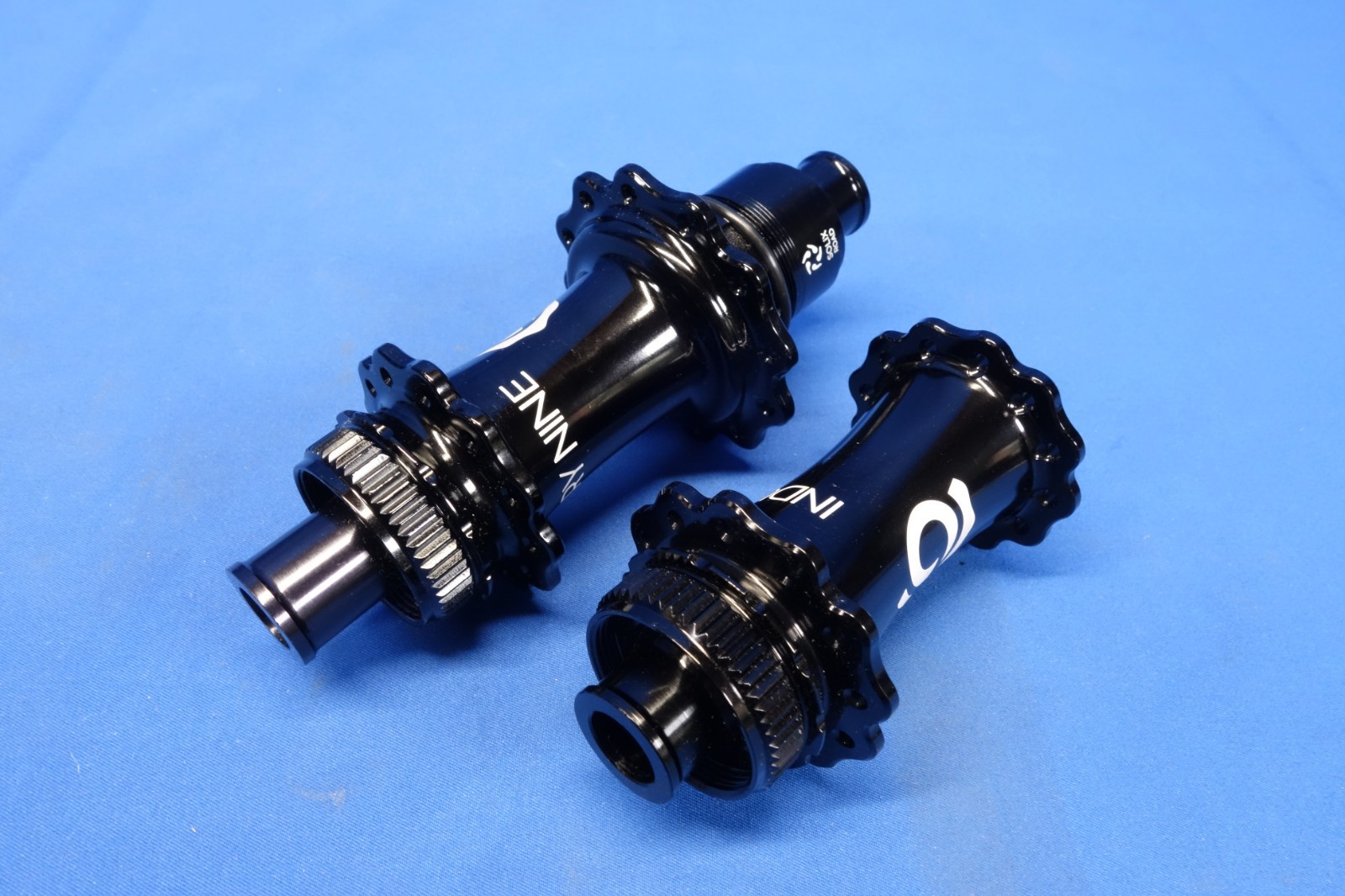 New Industry Nine Solix Road Disc Hub Set – Center Lock – 28H *Freehub Options*