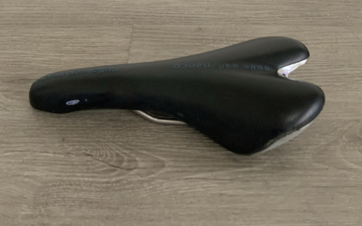 SELLE SAN MARCO SADDLE 238 GRAMS TITANIUM STAYS 125 MM X 278 MM EMBROIDERED