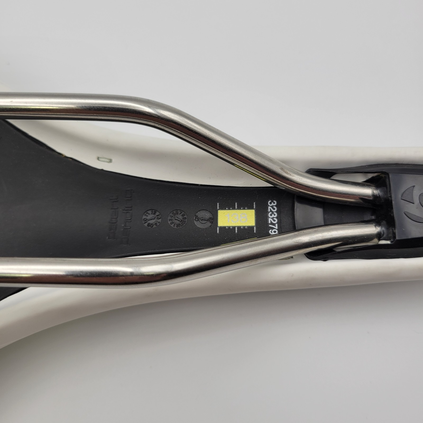 Bontrager Evoke RL Saddle Carbon Reinforced Titanium Rails White 138 mm