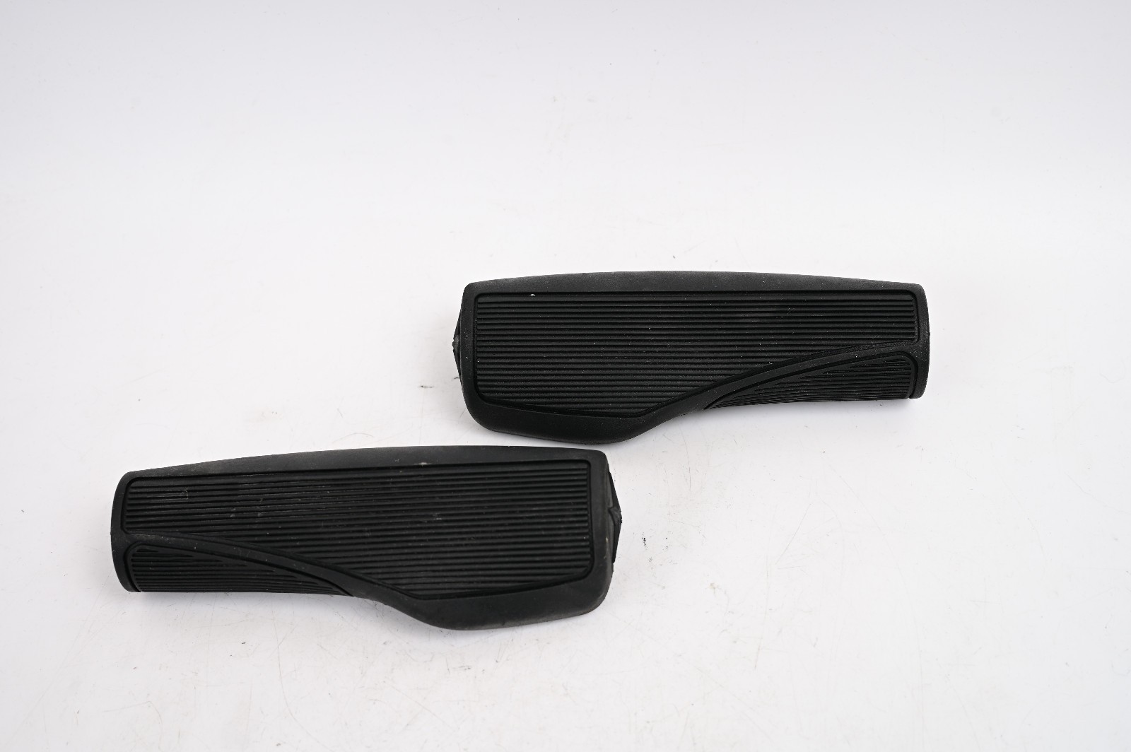 Vintage Schwinn Ergonomic Grips – Black/Grey Slip-On – Grip MTB Bike