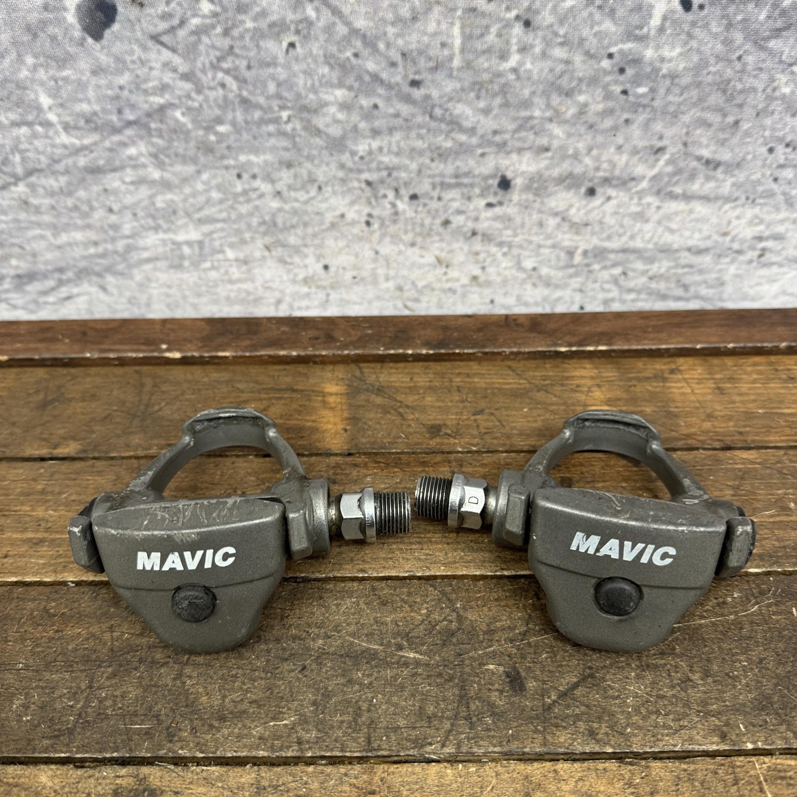 Vintage Mavic Clipless Road Racing Bike Pedals 9/16 Gray Pair 470g LOOK