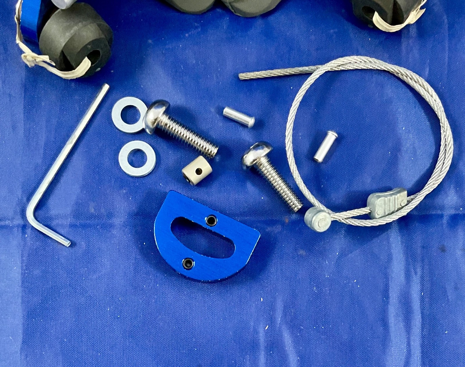 90’s CURVE CNC CANTILEVER BRAKE SET (CALIPERS,PADS,BRIDGE,HARDWARE) BLUE BMX NOS