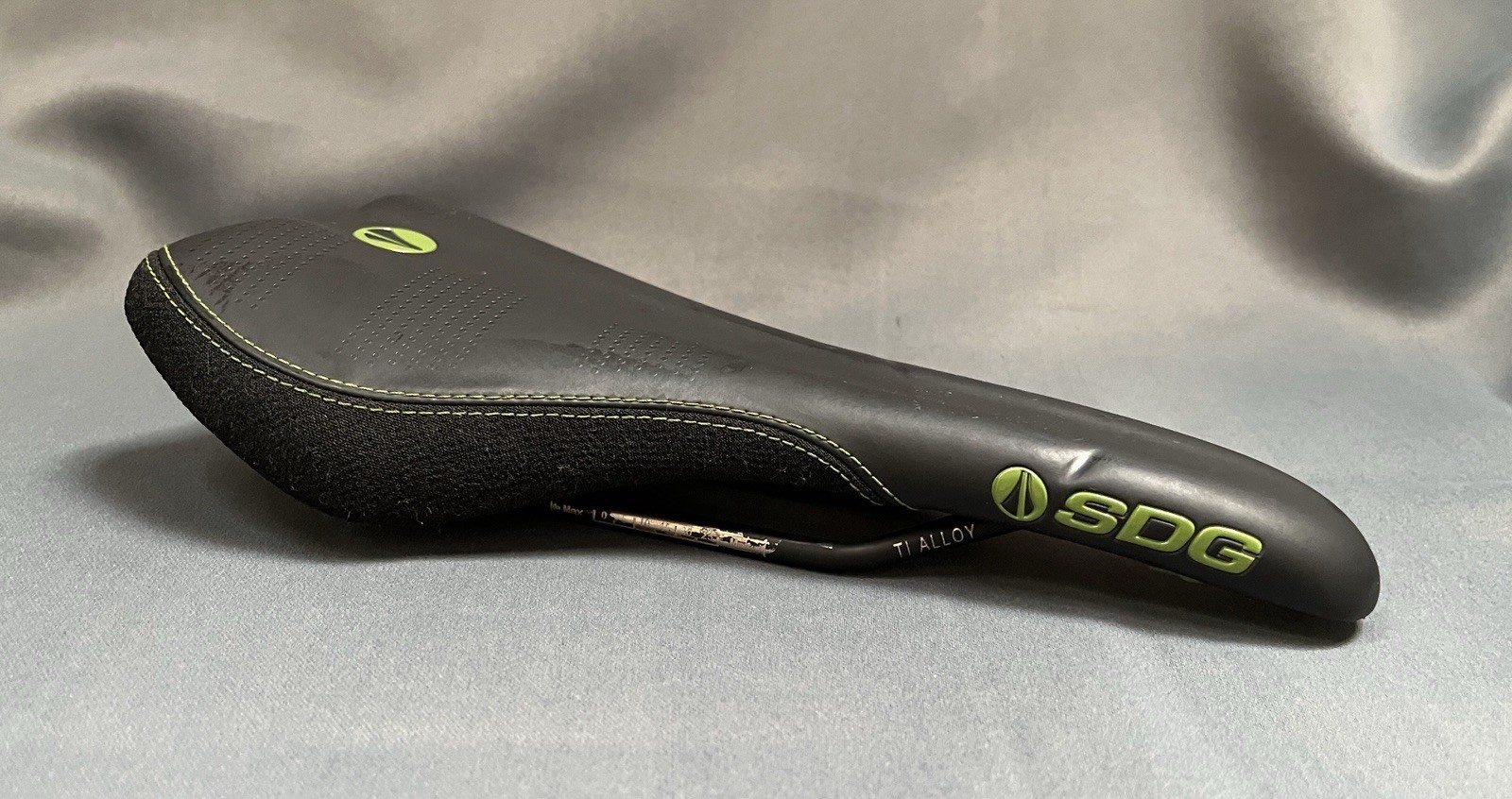 SDG Radar Saddle Mountain Bike 136mm 7 x 7 Ti Alloy Rails 233g Black / Green