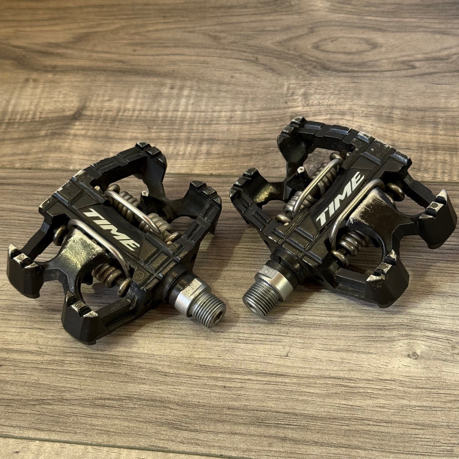 Time ATAC Z Strong Platform Clipless DH Pedals Black No Cleats LOW MILES