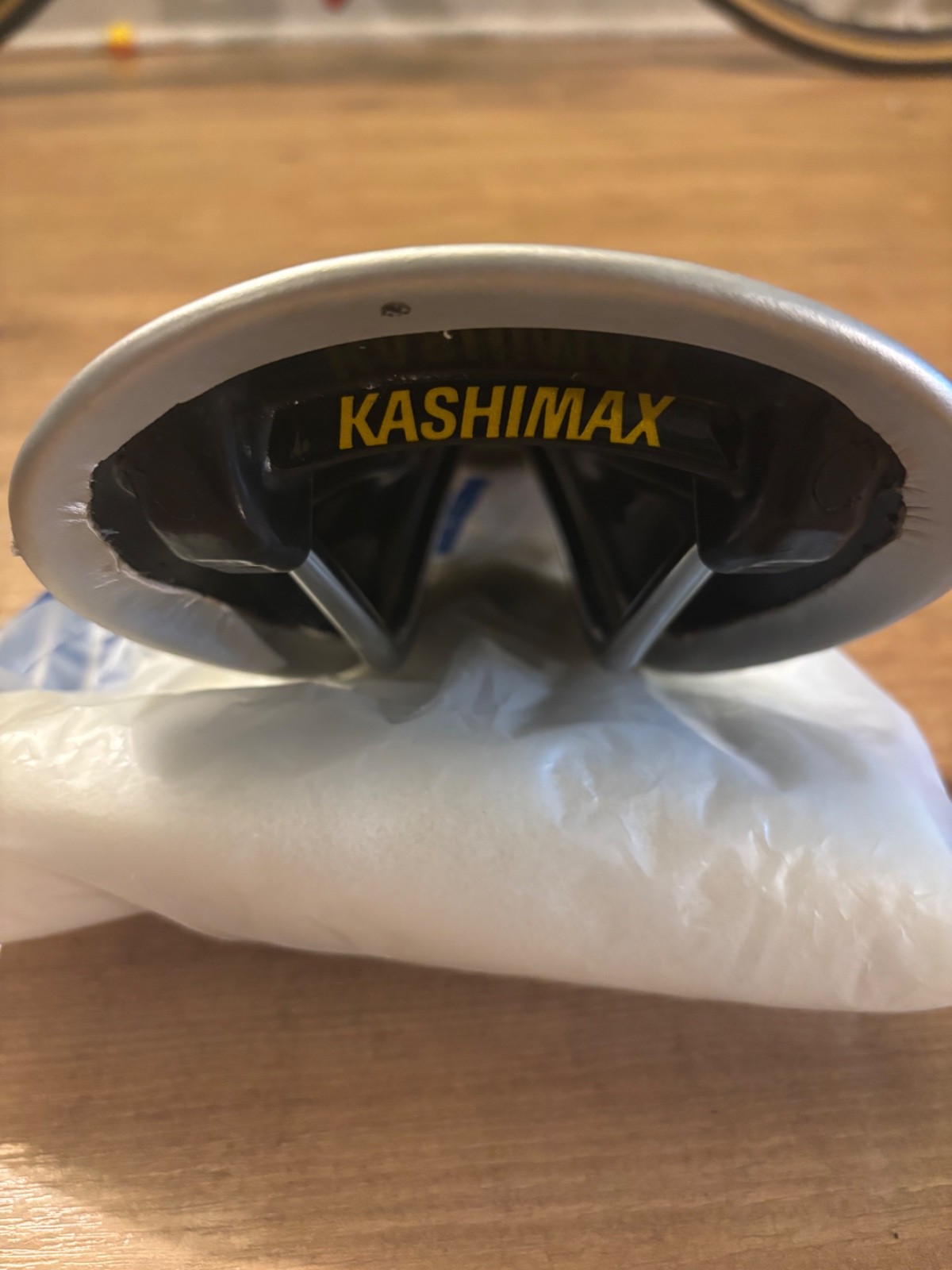 Kashimax 1984 AX-2A Aero NJS standard metallic silver vinyl unpadded saddle
