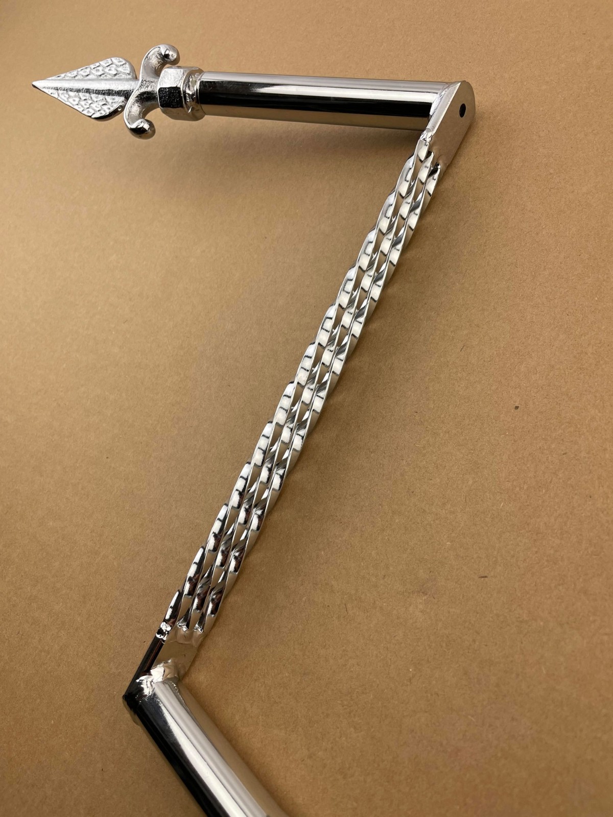 NEW! VINTAGE TRIPLE TWISTED 12″ RISE HANDLEBAR 25.4MM W/ END ARROW IN CHROME.