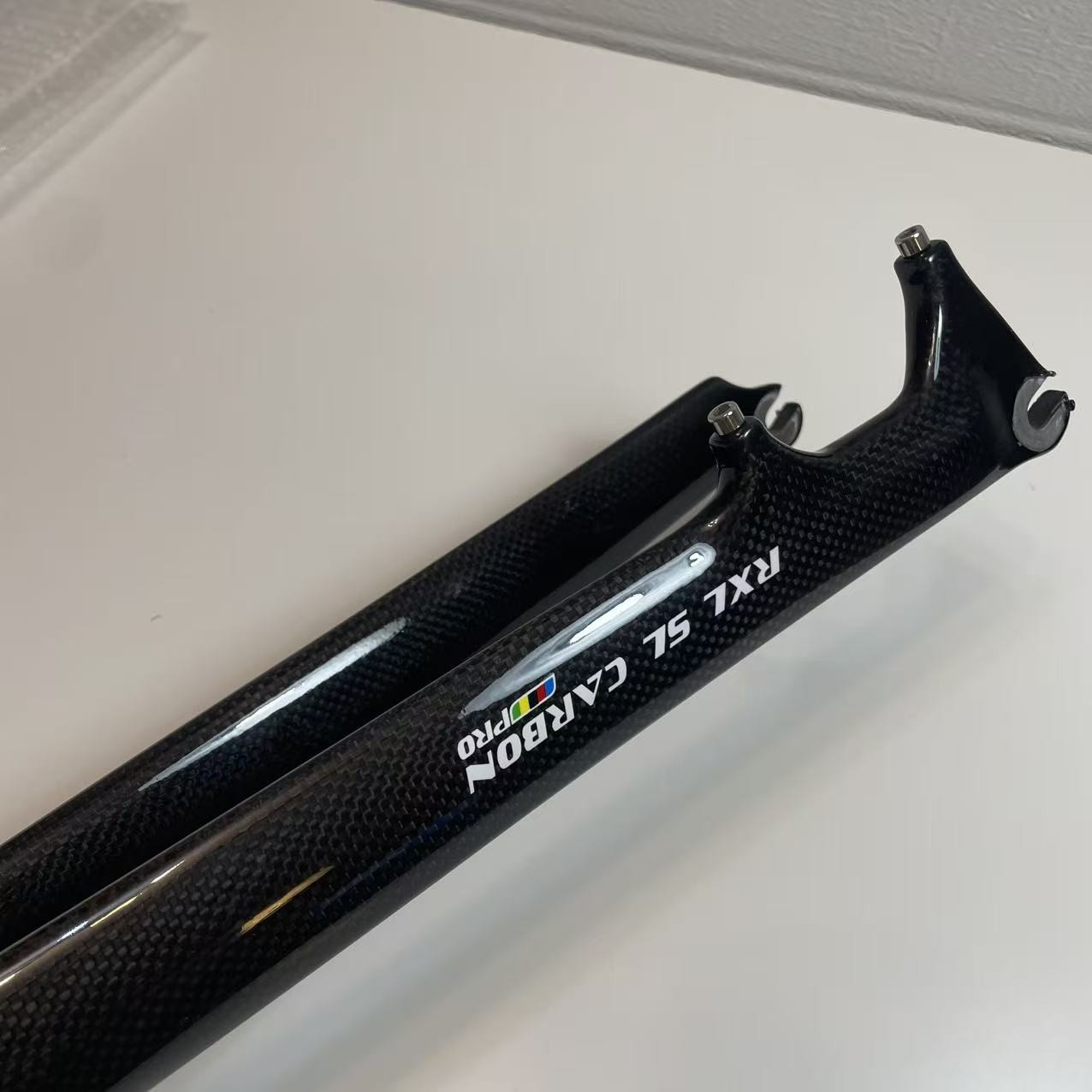 1-1/8″(28.6mm) 700C Carbon Road Bicycle Fork Disc Brake V brake Bike Forks Gloss