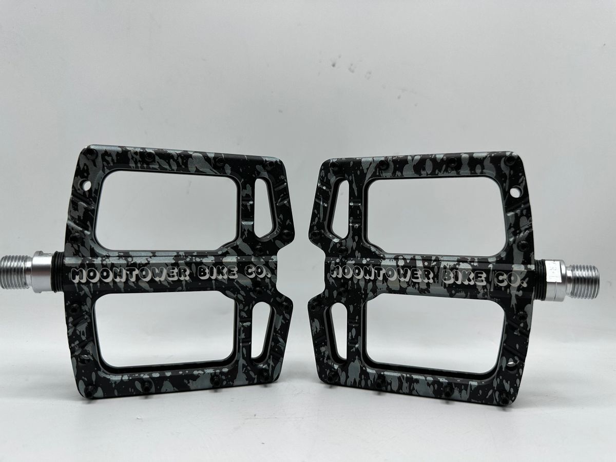 Moontower Moon Dot pedals