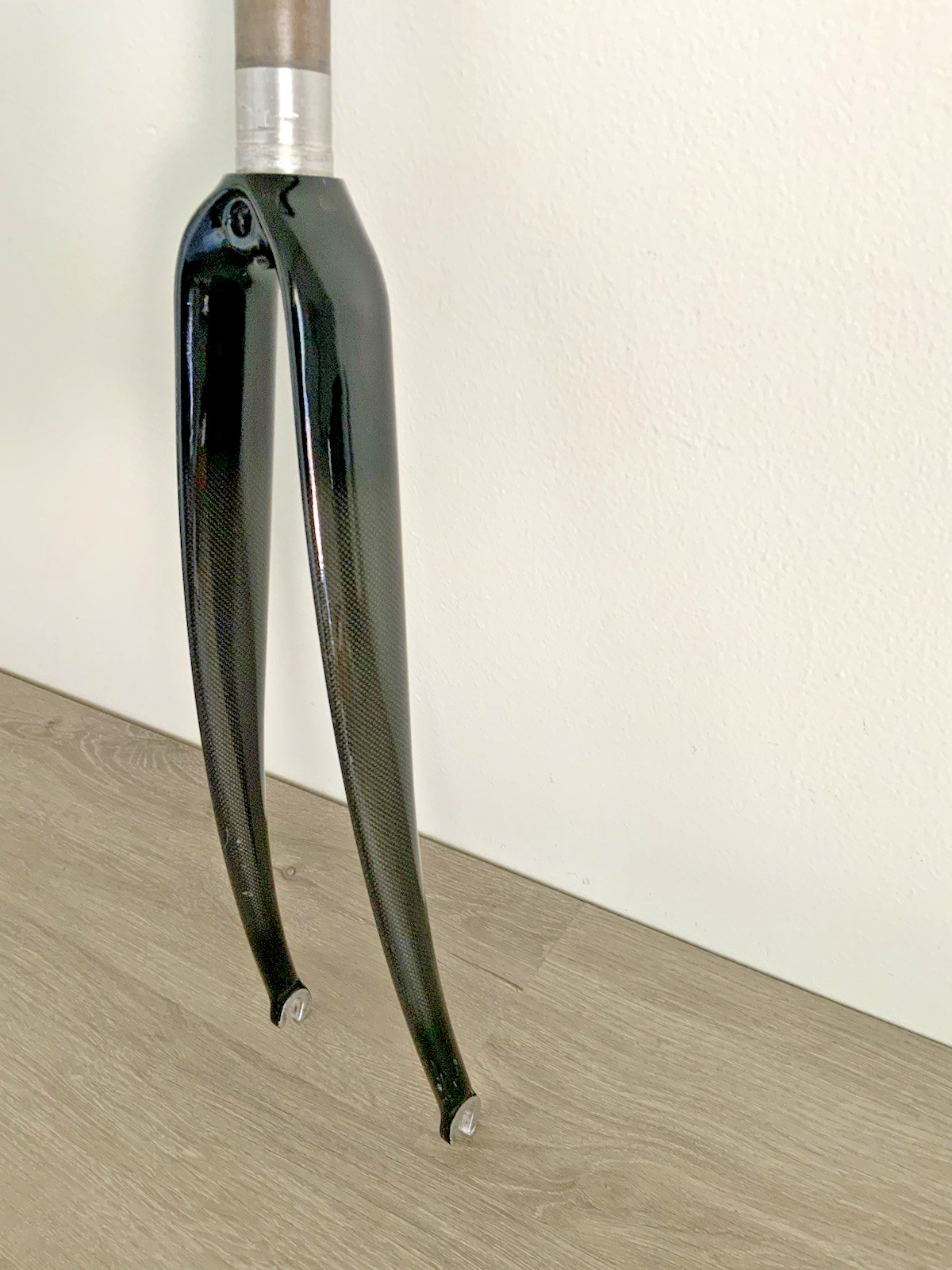 WEYLESS CARBON FORK 700C 1 1/8 INCH THREADLESS 622 GRAMS 218 MM STEERER TUBE