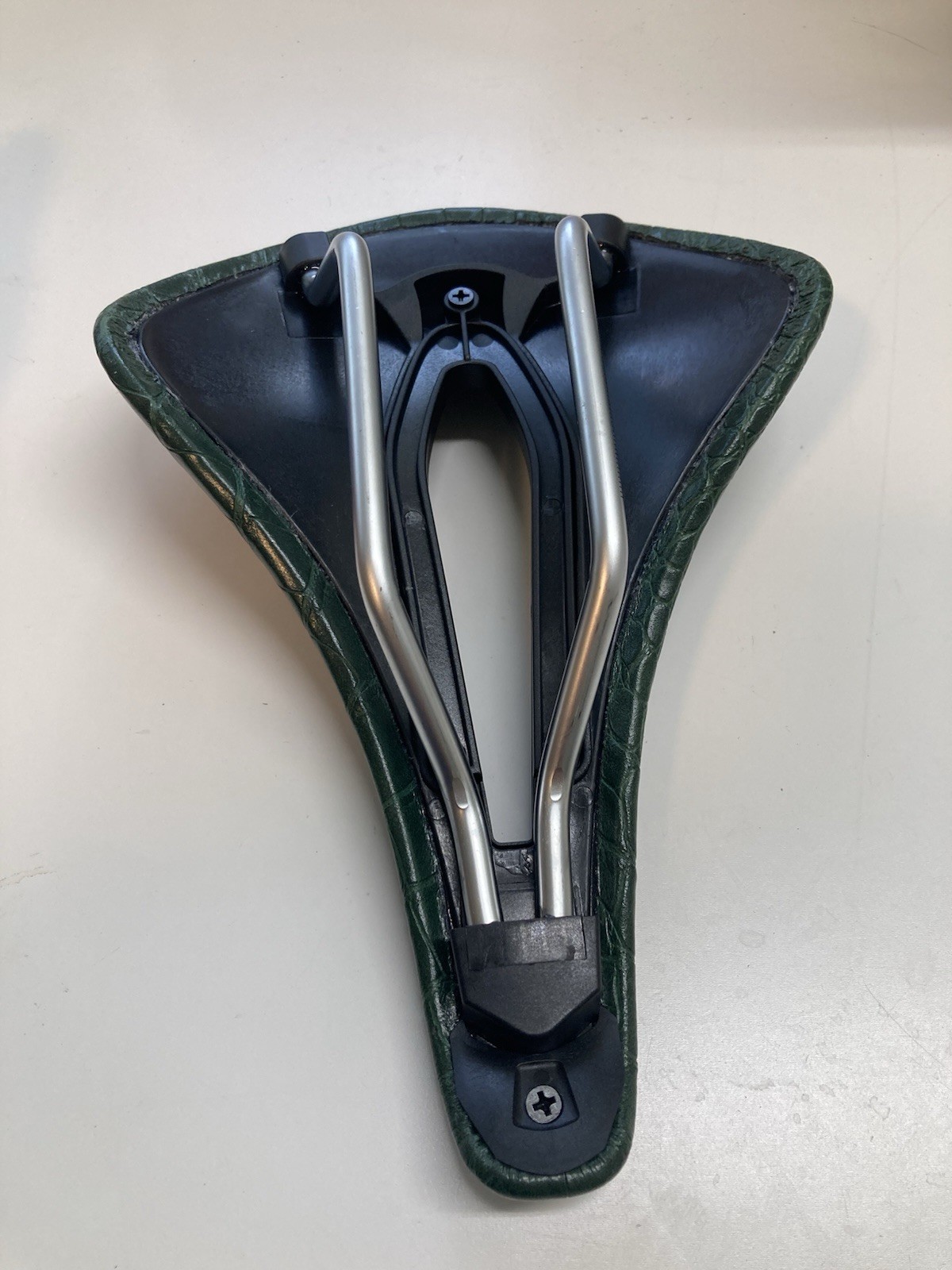 Green leather saddle 160mm x 250mm road gravel mountain bike seat short power